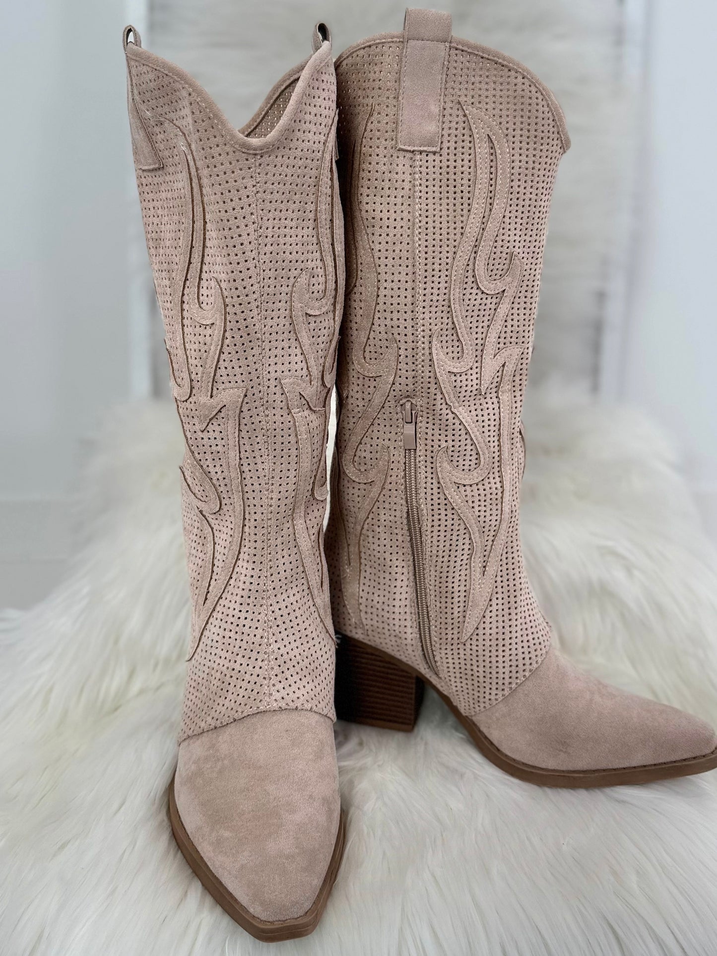 Cowboy Boots - Beige