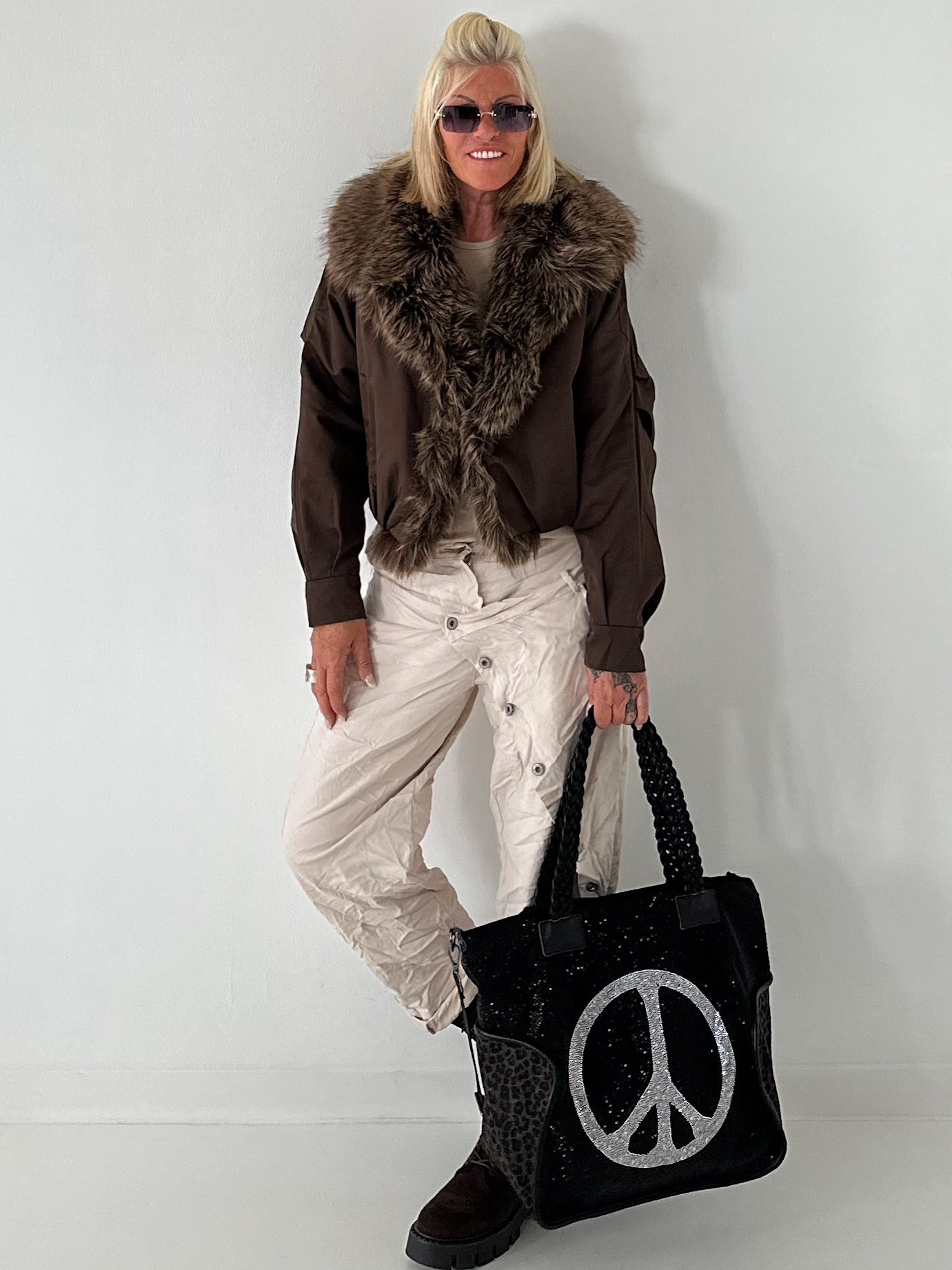 Jacke mit Fellkragen - mokka