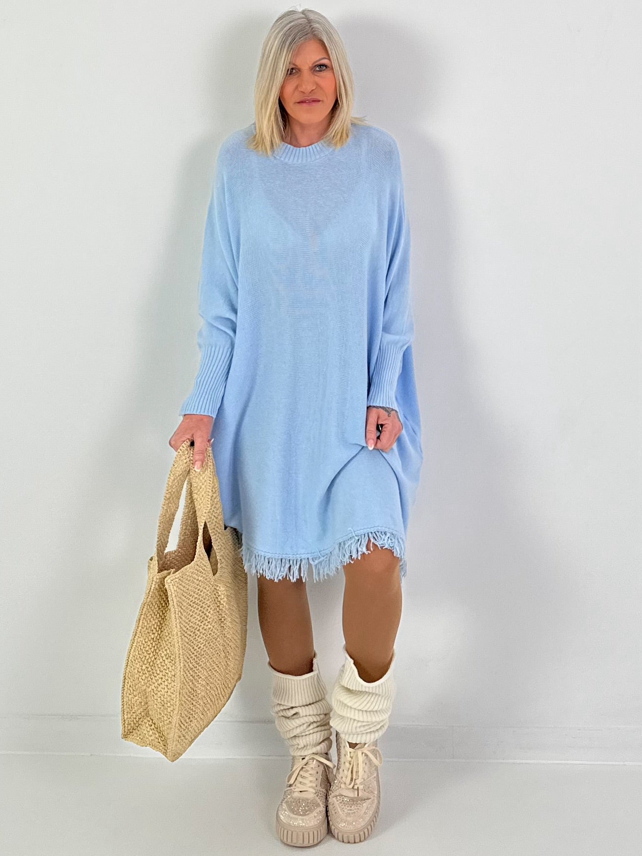 Strickkleid mit Fransen - hellblau