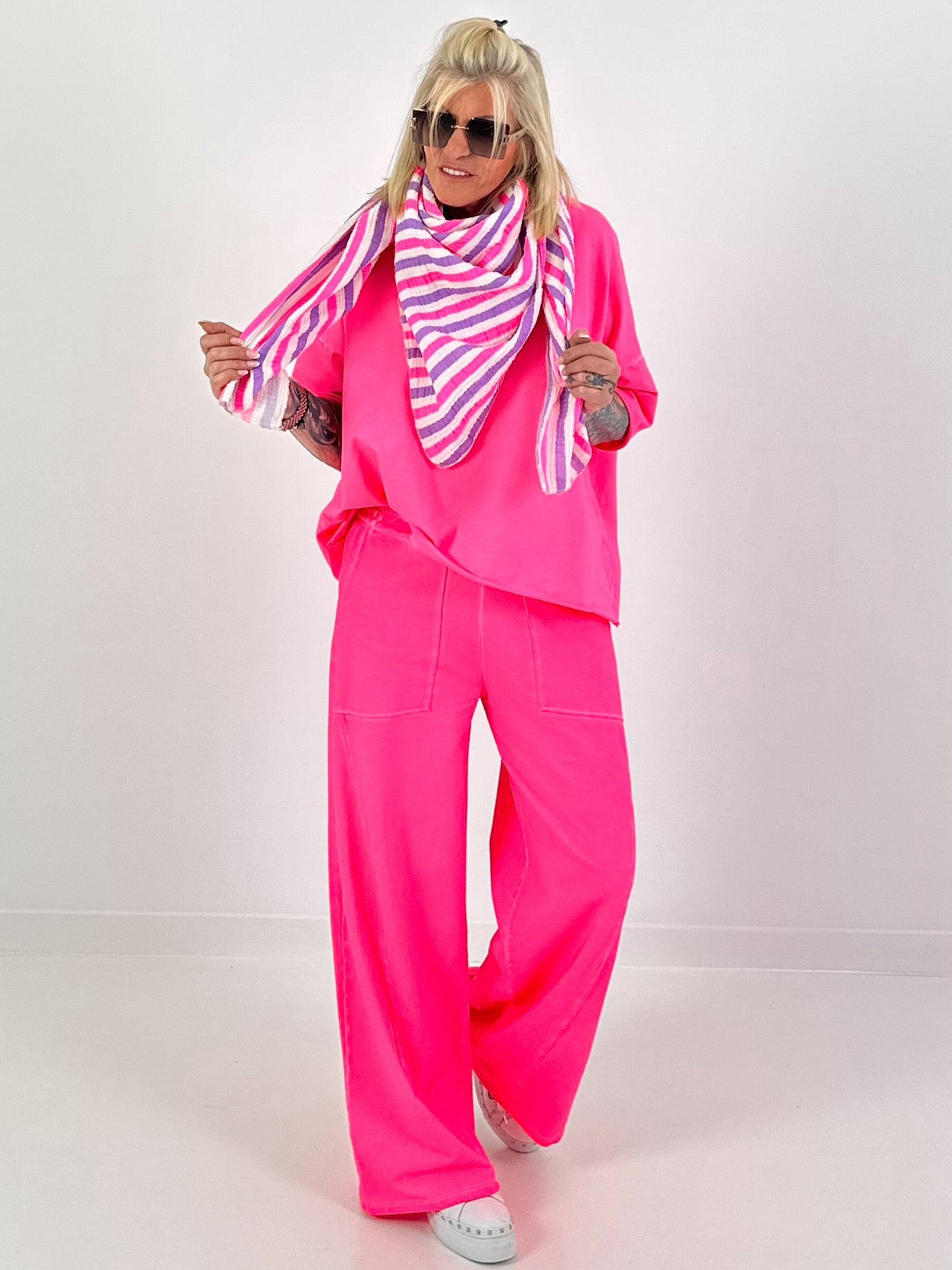 Short-sleeved sweater - neon pink