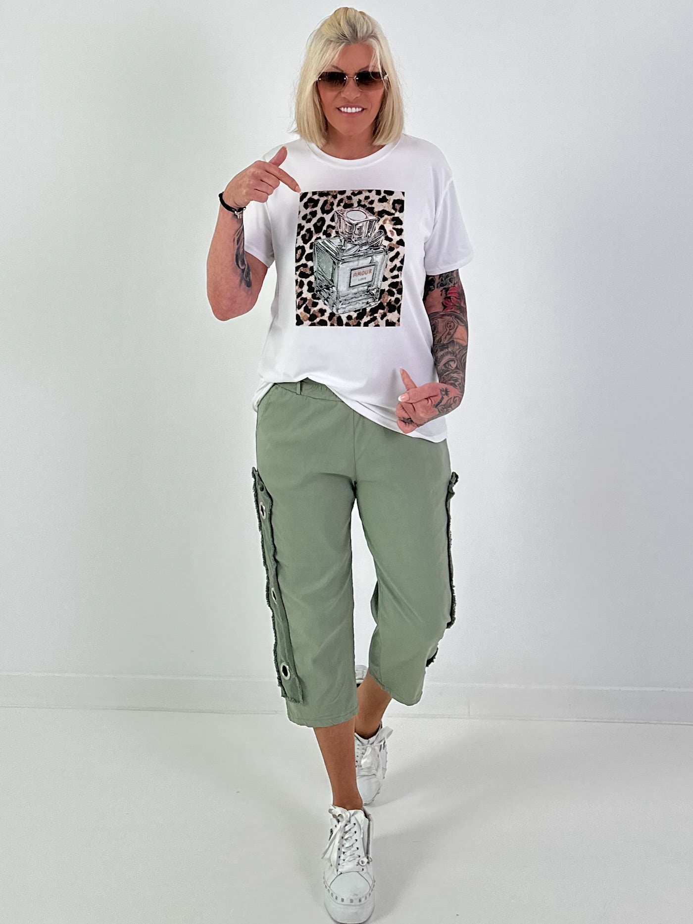 T-Shirt Perfume - white-beige-khaki