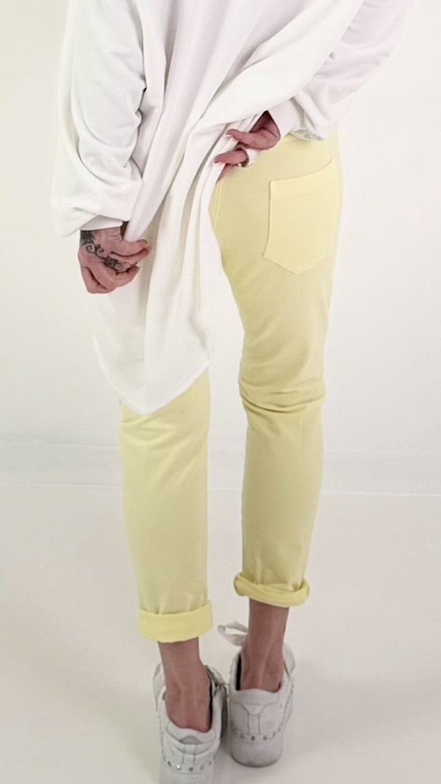 Sweatpants with large patch pockets - yellow