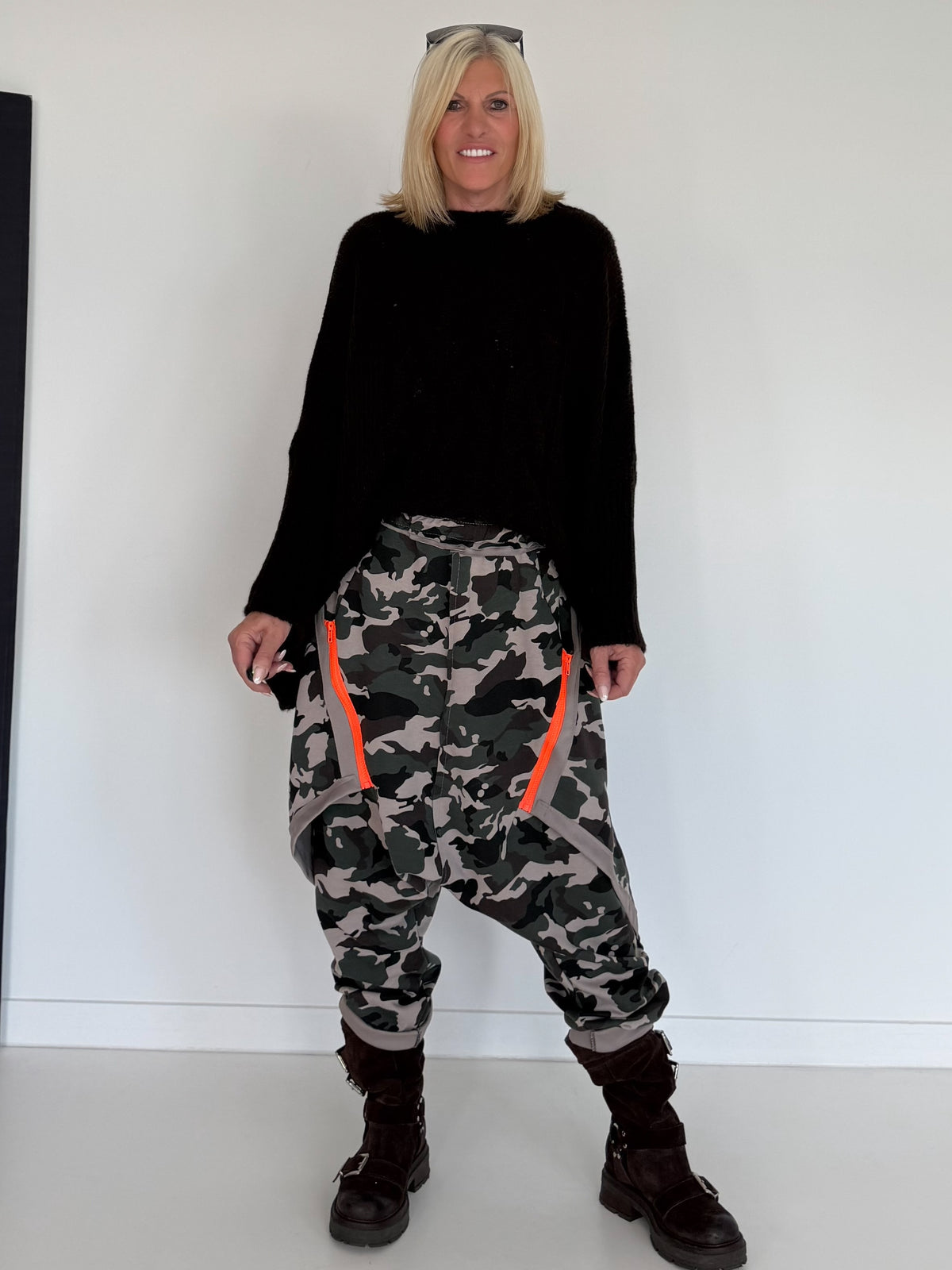Pullover mit Stulpenärmeln und Zopfmuster - mokka
