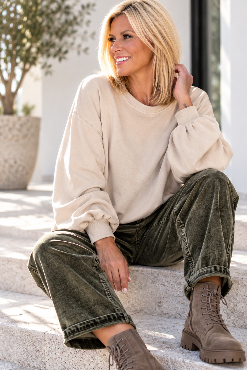 Balloon sweater with ruched sleeves - beige