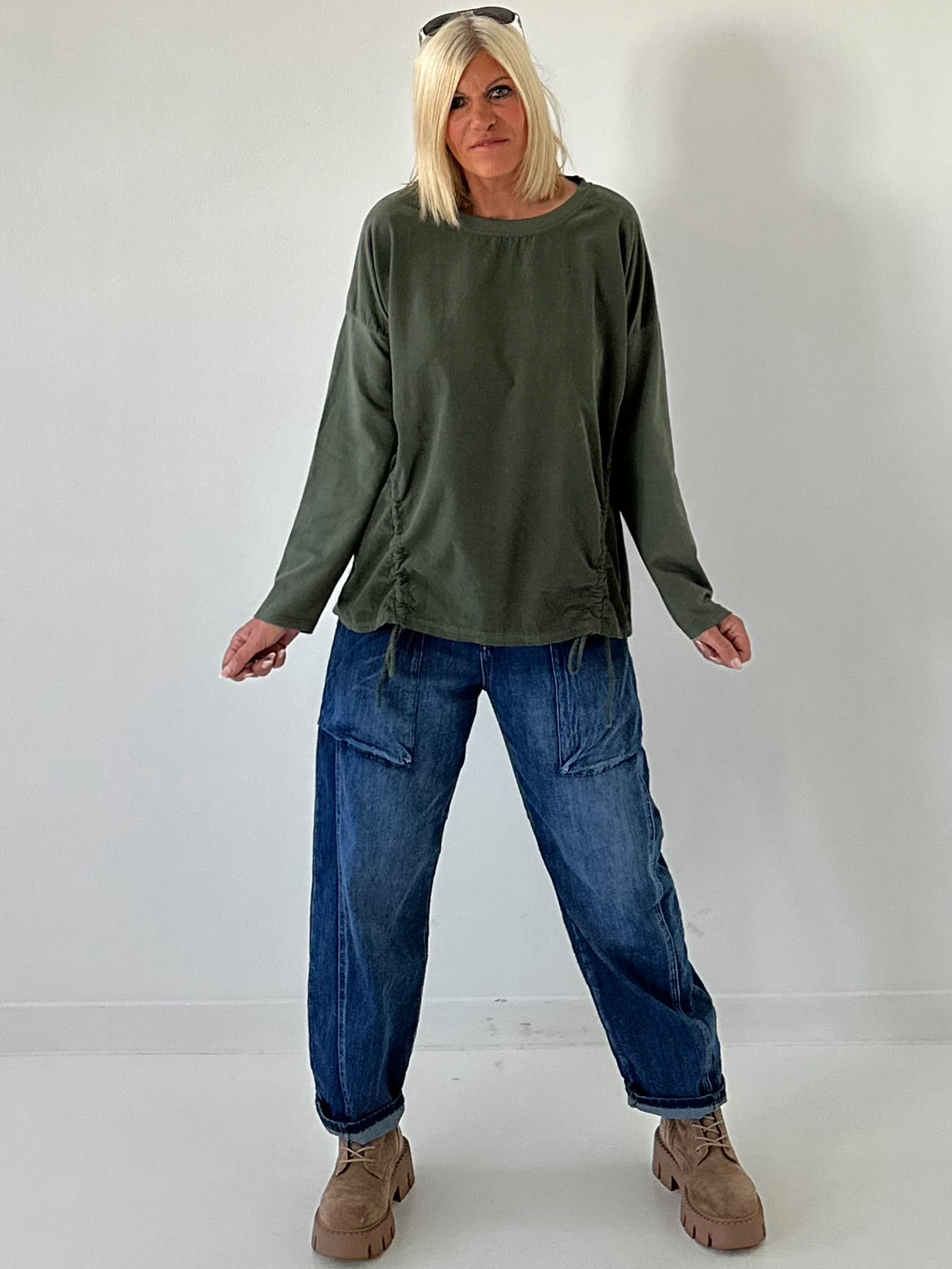 Feinkord Shirt mit Sweati Armen und Rücken - oliv