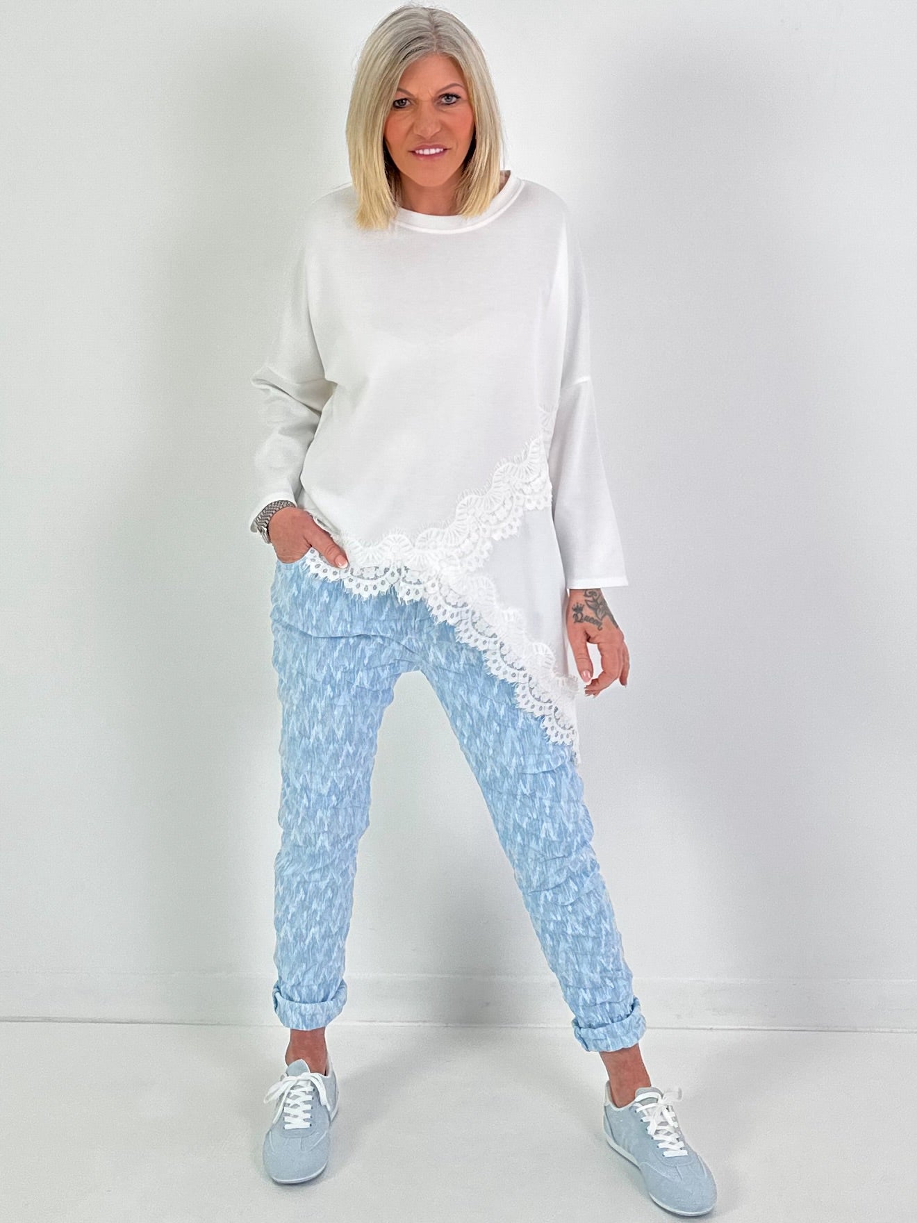 Trui met kanten details - wit