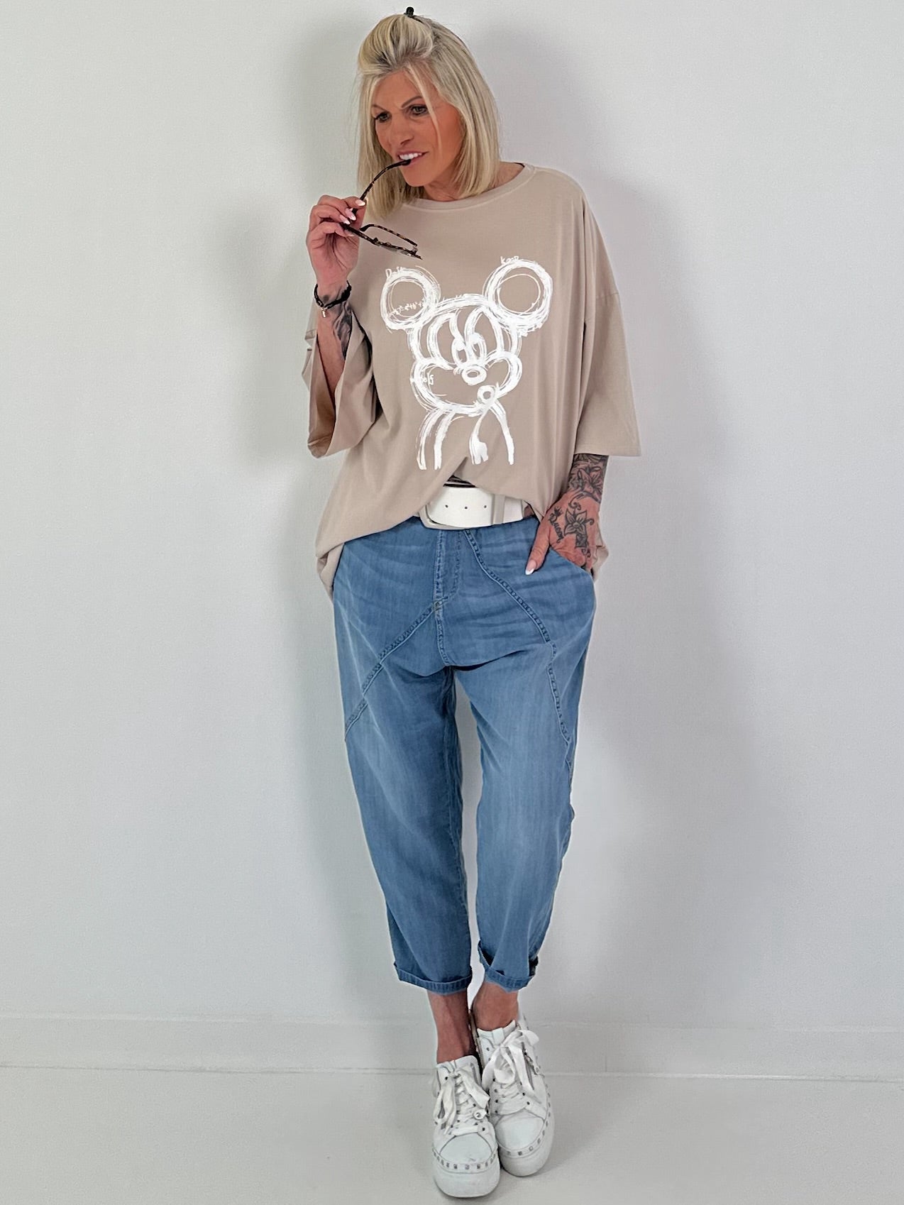 Oversized T-shirt with comic mouse - beige