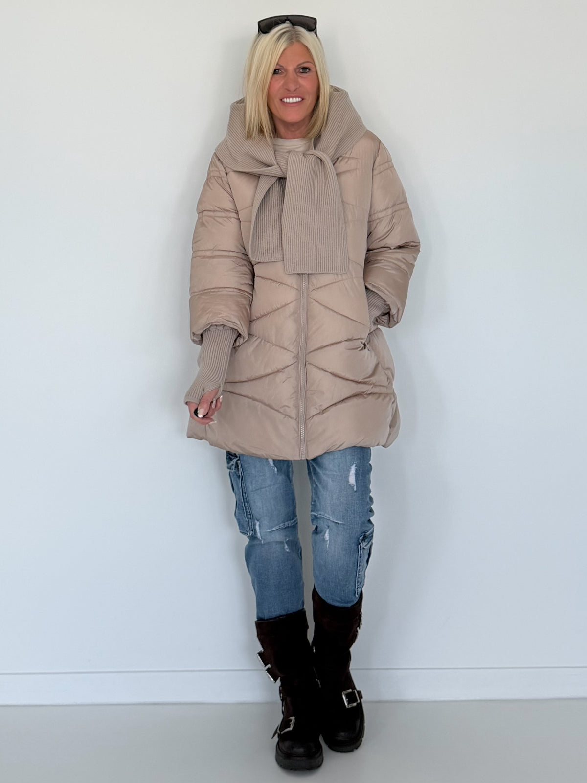 Winterjacke 2 Looks mit Stulpenärmeln und abnehmbarem Strickeinsatz - beige