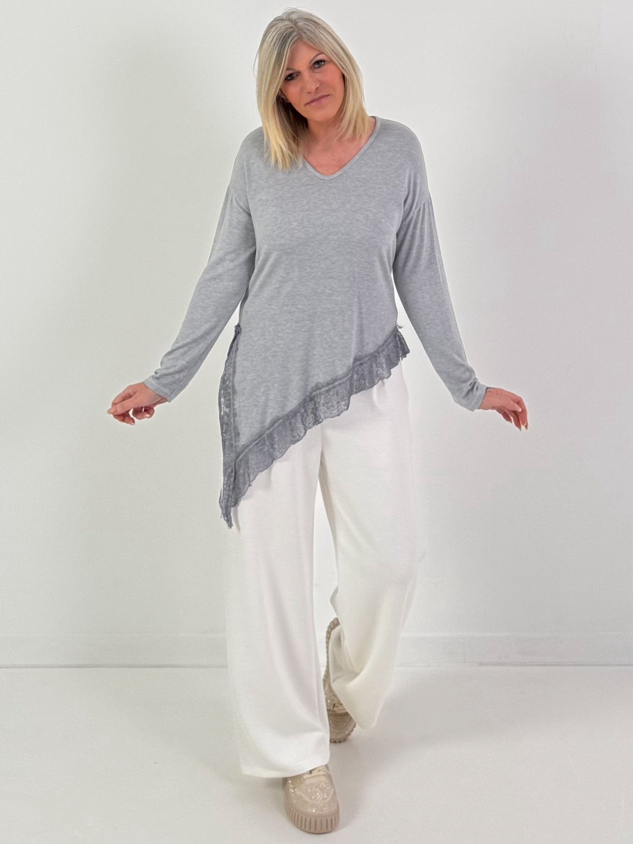 Feinstrick Pullover Modell "Velvet Ease" - grau