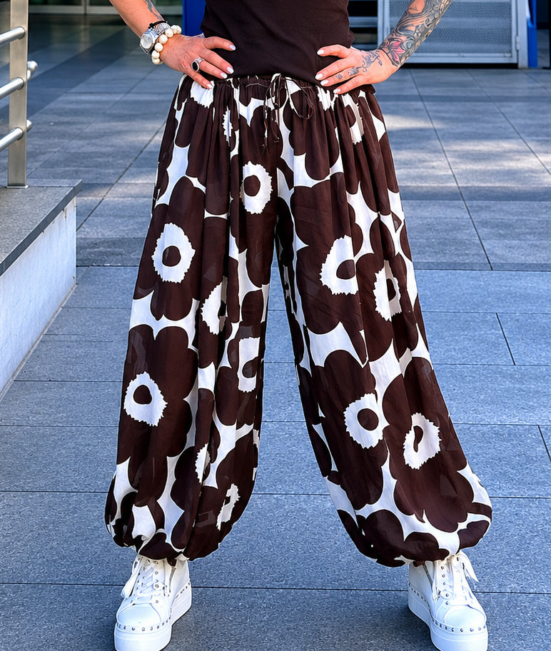 Leichte Pumphose mit floralem Print  - mokka - weiss