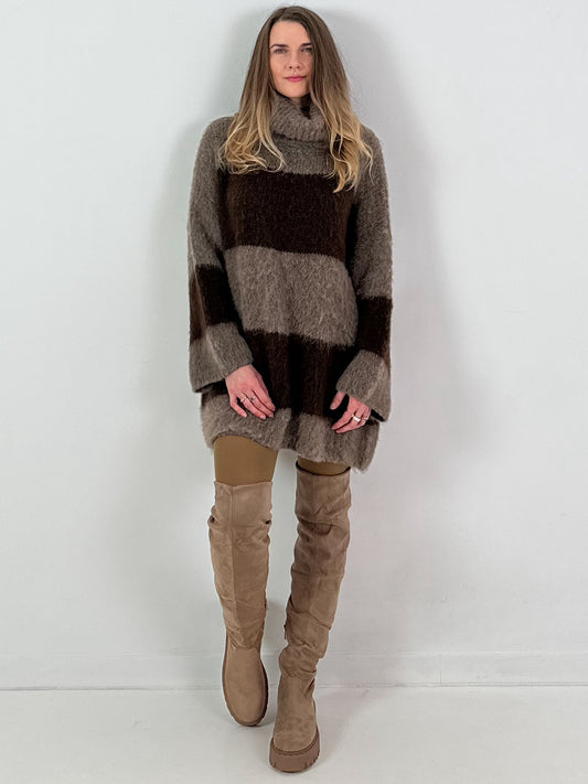 Lange trui/jurk model "Velvet Flow" - koffie-taupe