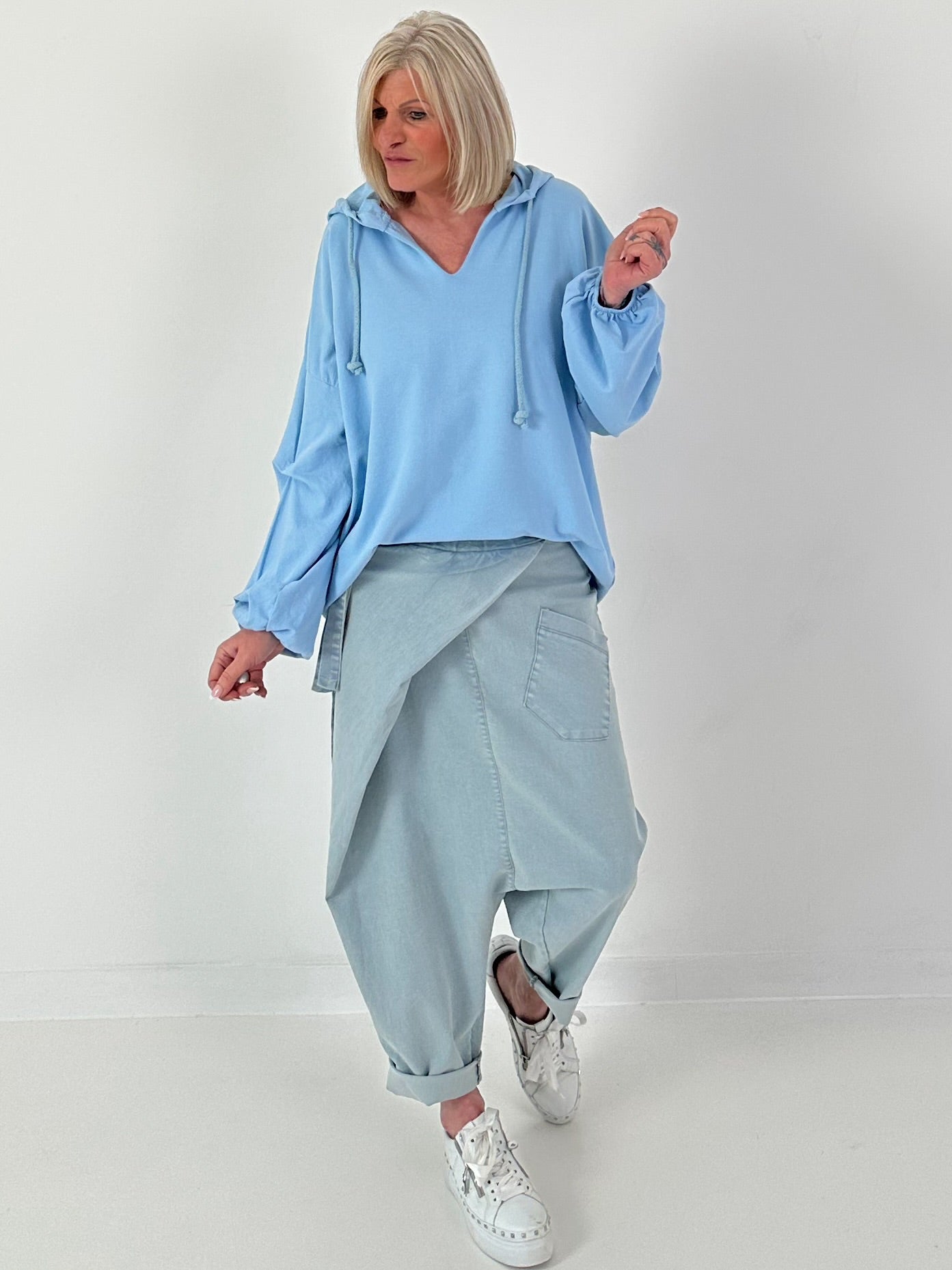 Hoodie mit V-Neck - hellblau