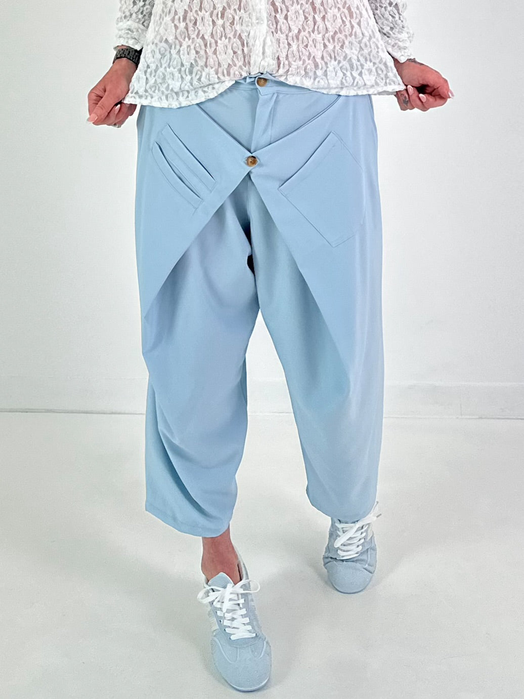 Hose mit Überwurf - hellblau