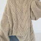 Kuschliger Strickpullover mit Zopfmuster - taupe