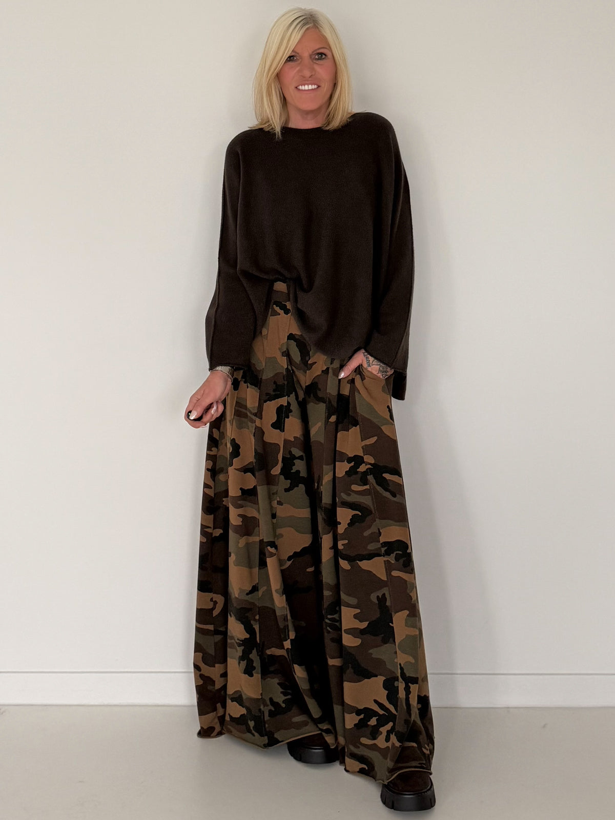Weicher Oversized Pullover mit Rundhalsausschnitt - mokka