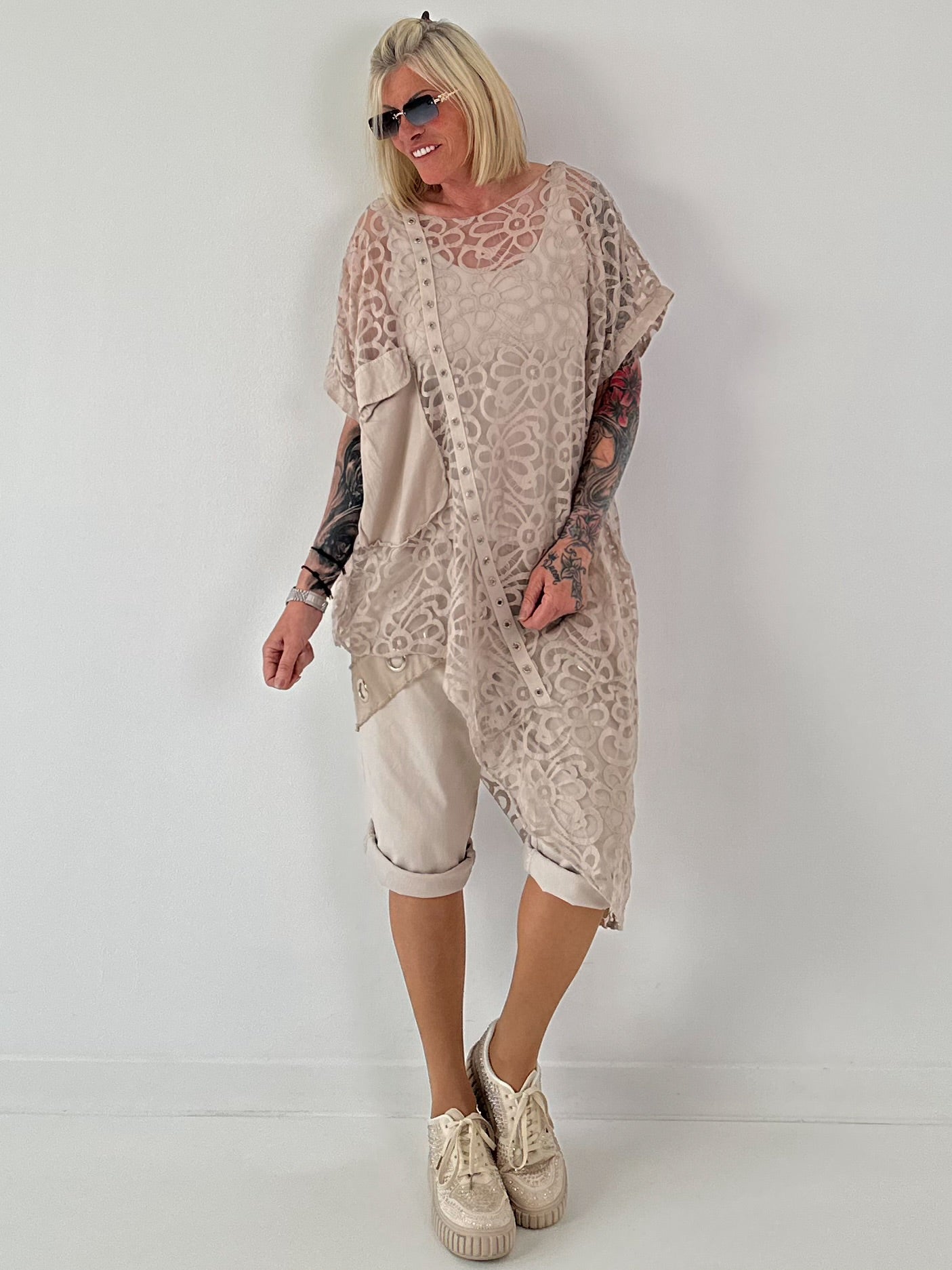 Asymmetrische oversized Tunika mit Jeans Applikationen - beige