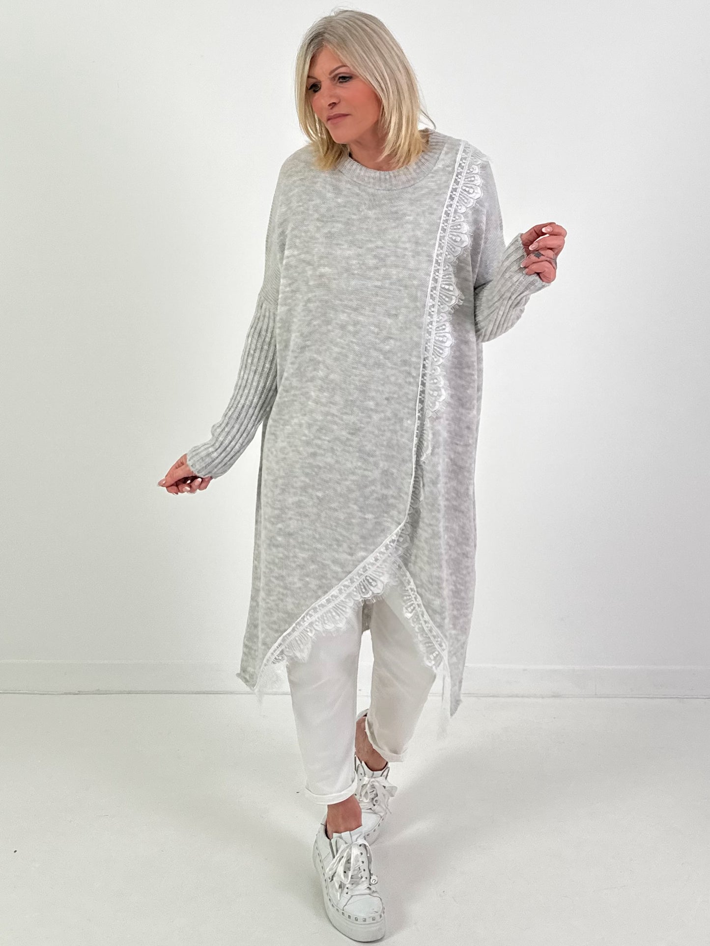 Longpullover Modell "Lumina Lace" - hellgrau