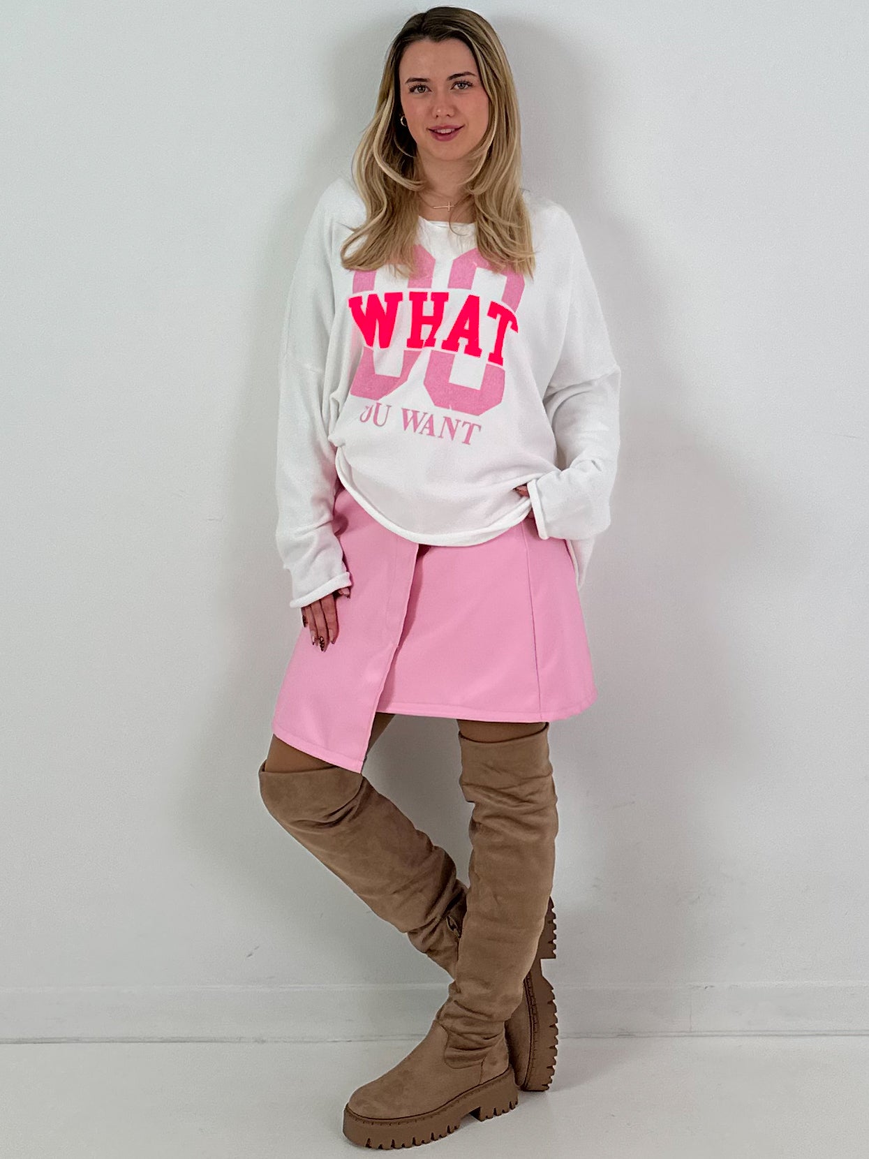 Oversized trui "Wat wil je?" - wit-roze