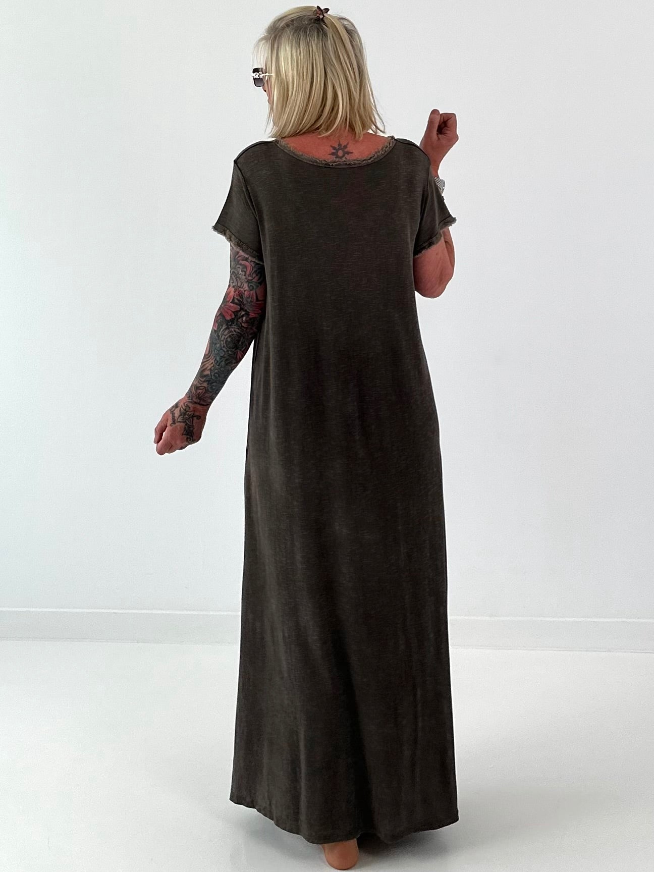 Maxi Kleid mit fransigen Abschlüssen - schoko