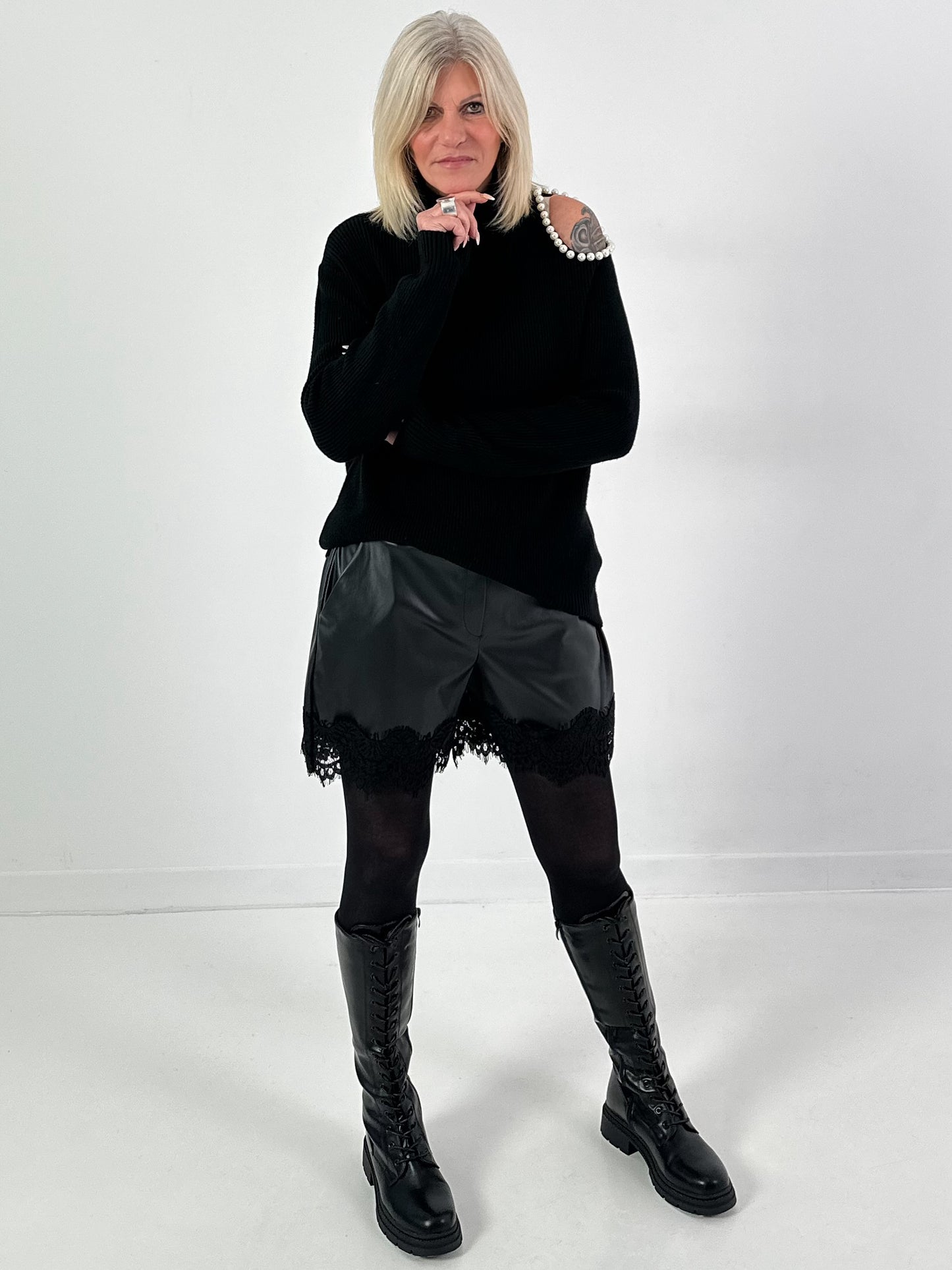 Leather-look shorts, model "Velvet Vice" - black