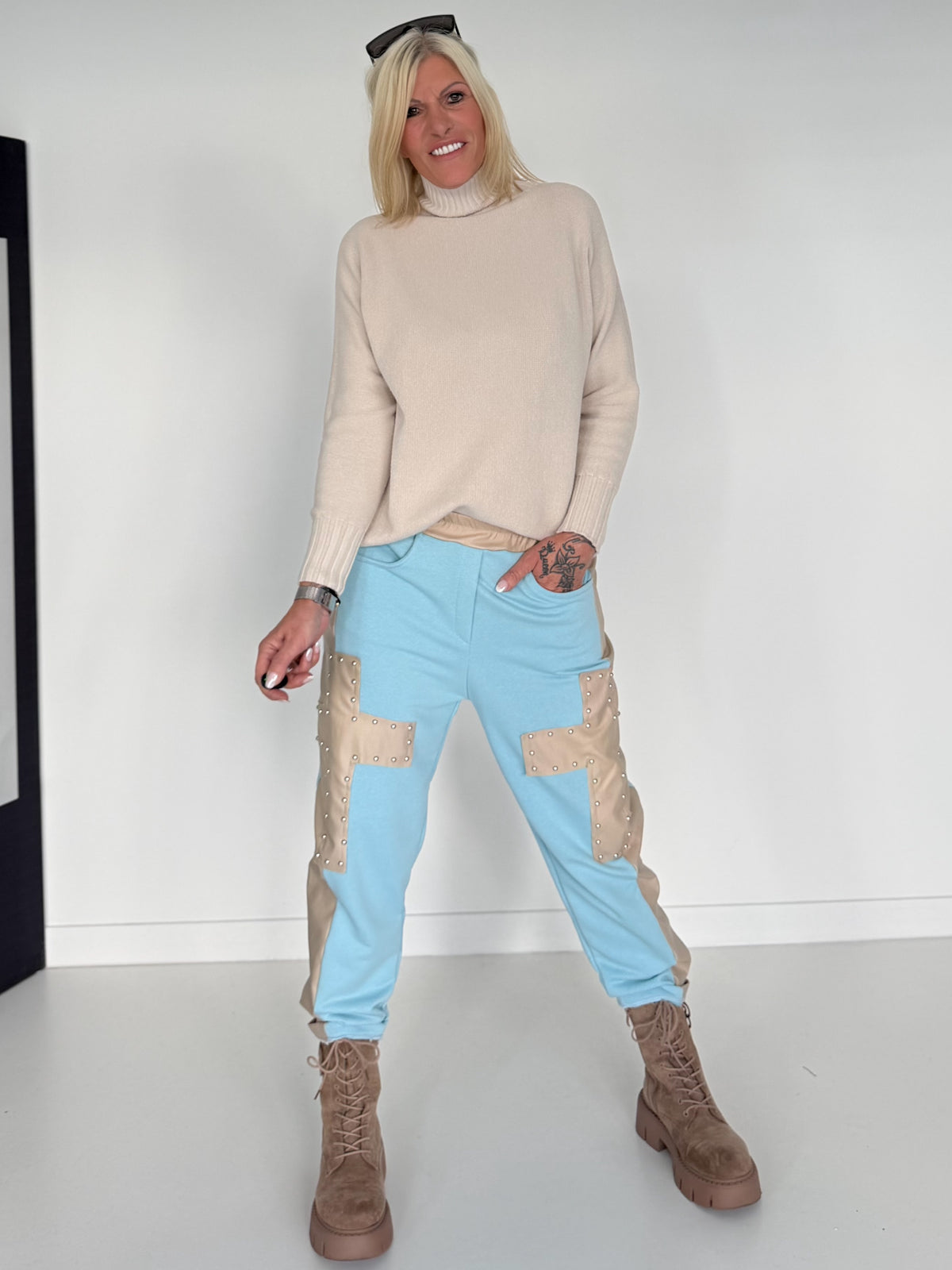 Sweathose im Materialmix - hellblau -beige