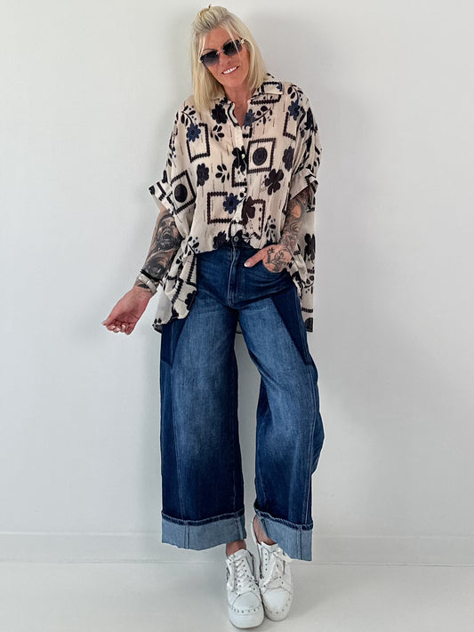 Leichte oversized Bluse mit Muster - beige- schwarz-blau