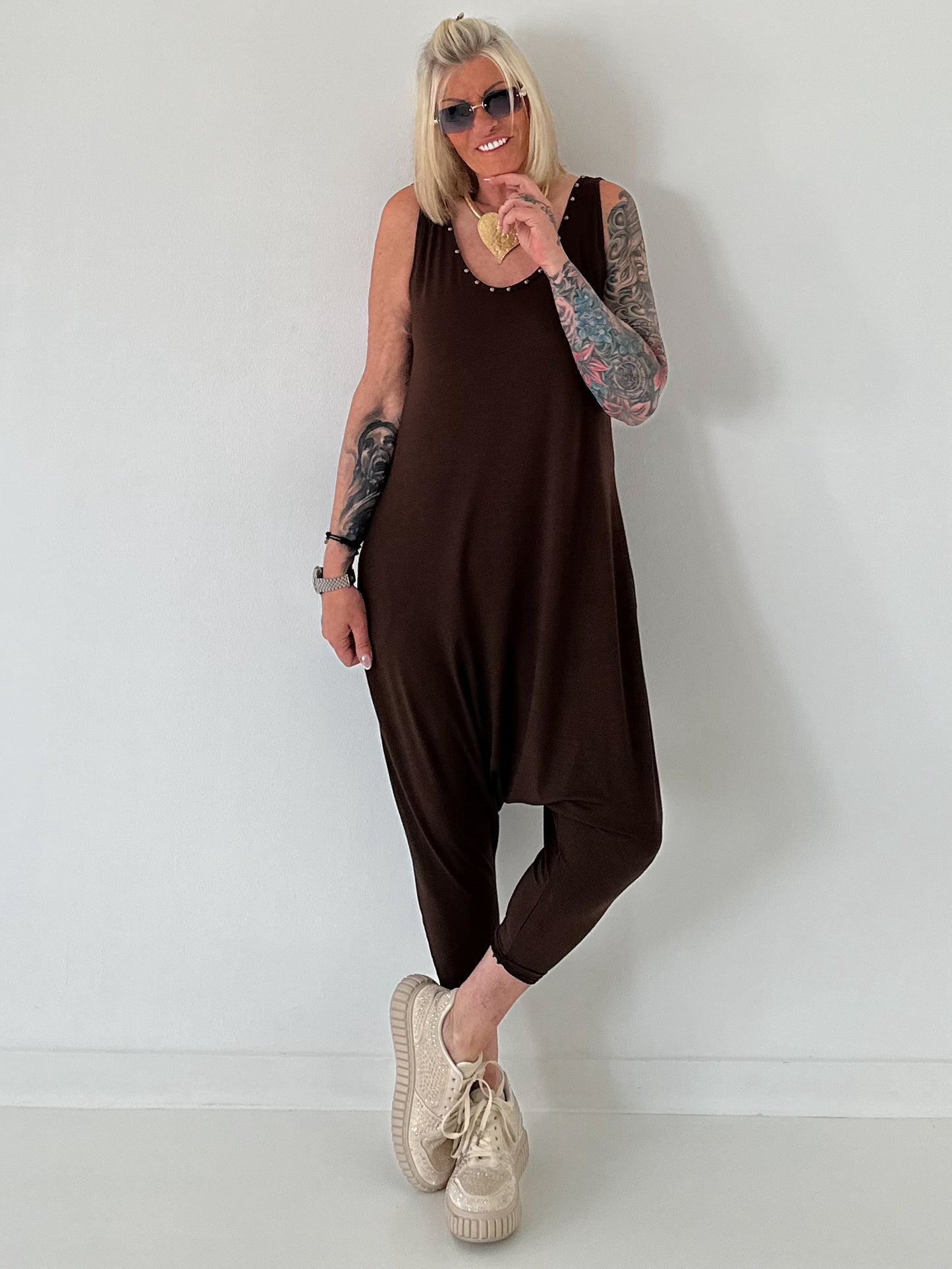 Jumpsuit mit Nieten - mokka