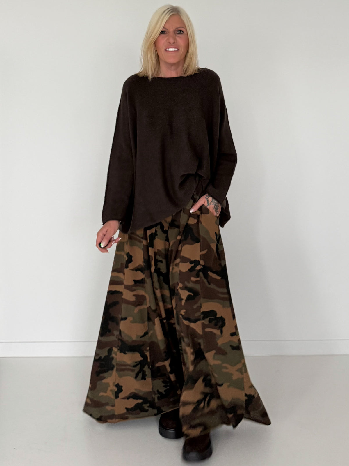 Weicher Oversized Pullover mit Rundhalsausschnitt - mokka