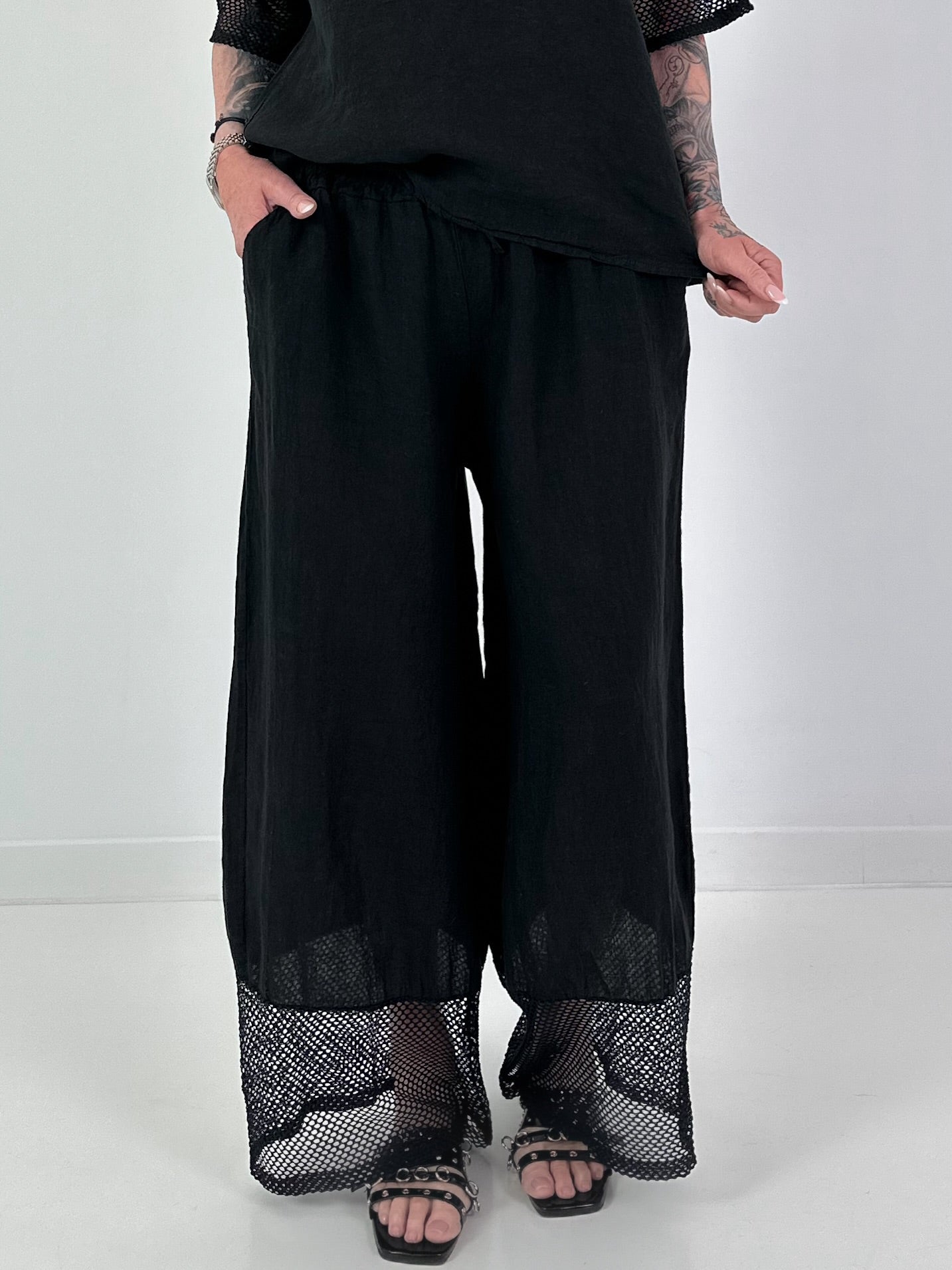 Wide-leg linen trousers - black