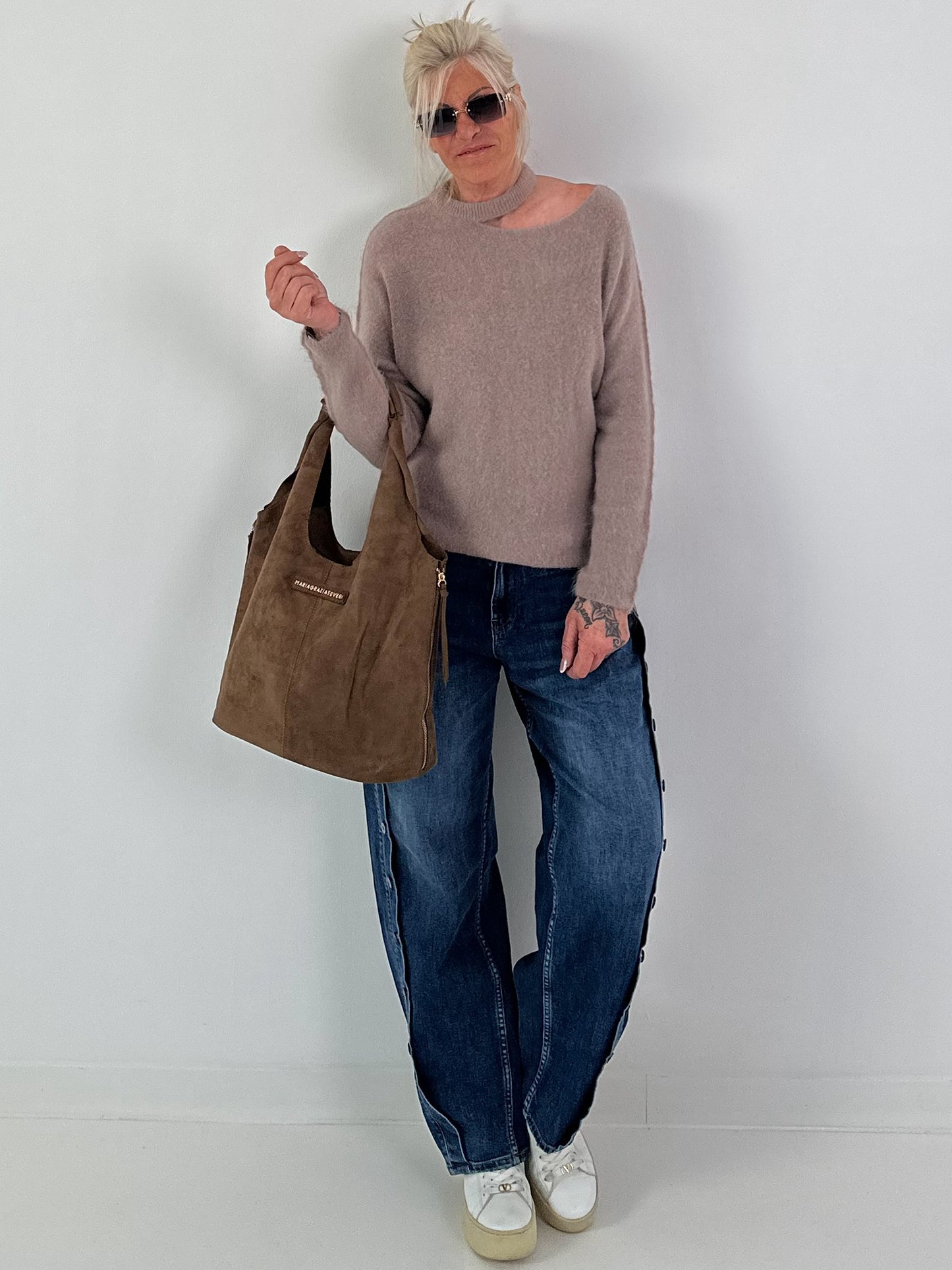 Knit sweater with cut-out - taupe