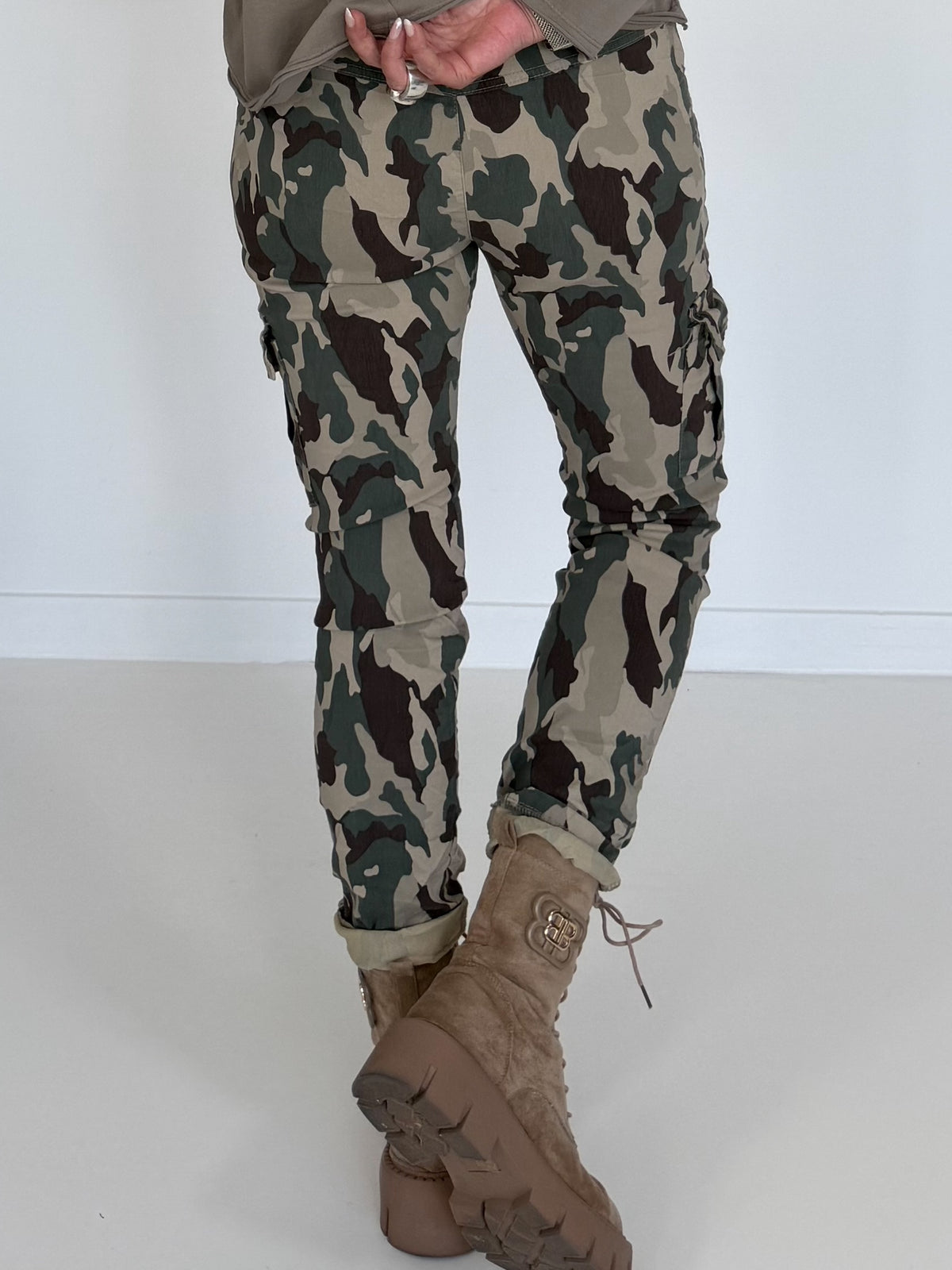 Cargo trousers with camouflage print -beige-olive-multicoloured