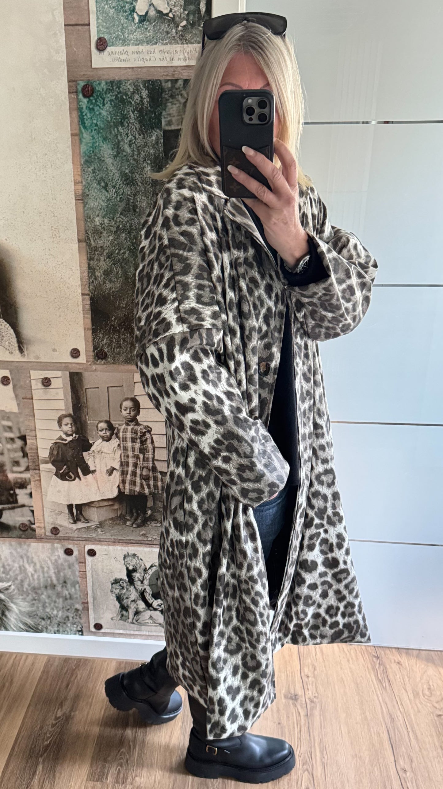 Oversized jas in lederlook, model "Animal Elegance" - wit-multicolour