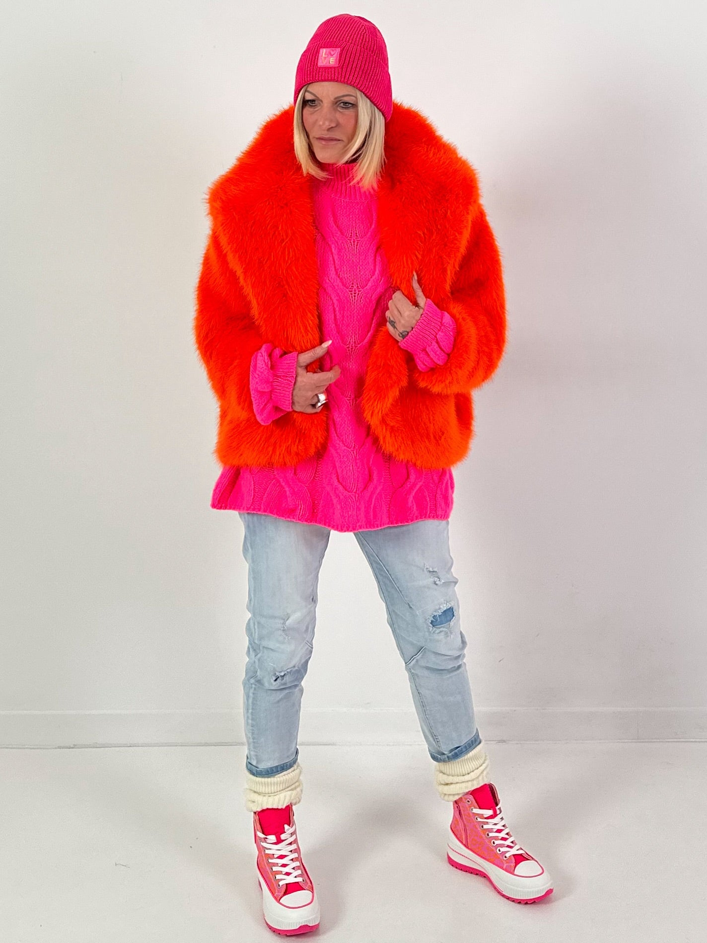 Lässiger Pullover mit Zopfmuster Modell "Pure Cable" - neonpink