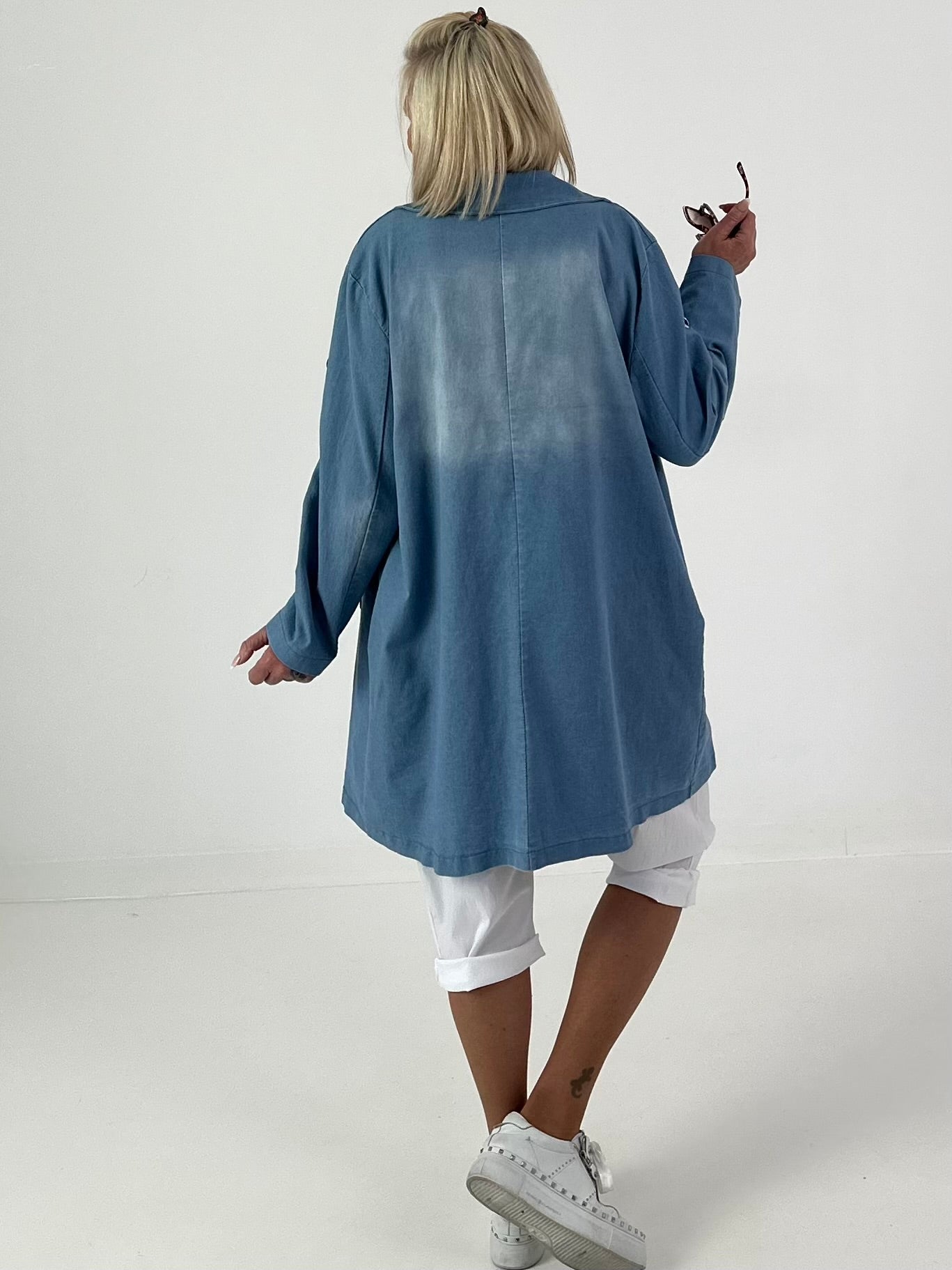 Oversized short coat with eyelets - light blue