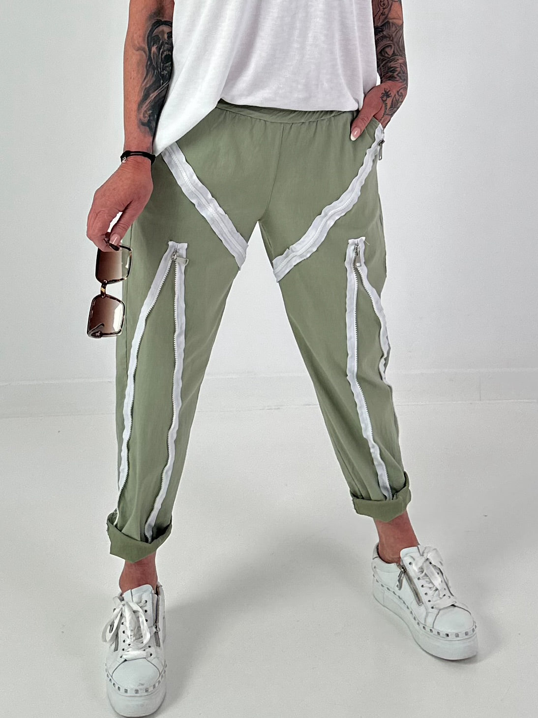 Hose mit Zipper-Details - khaki