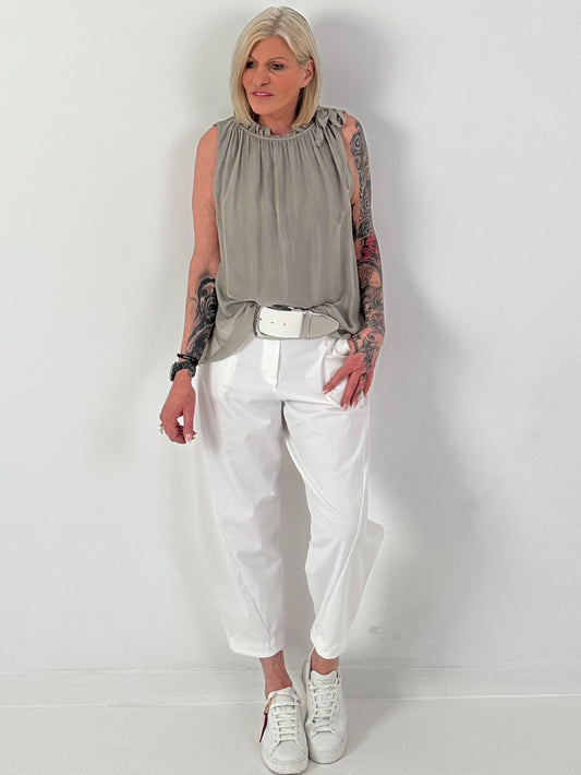 Seidentop mit Rüschenkragen und Schleife - taupe