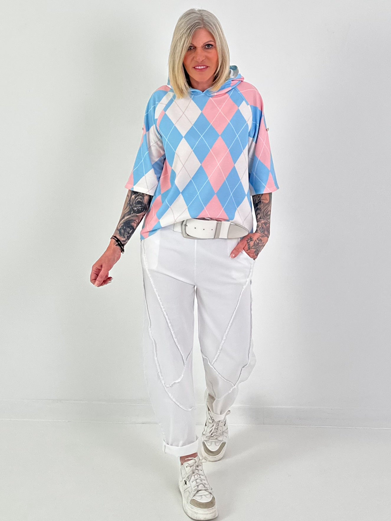 Kurzarm-Hoodie mit Raute - hellblau-rosa-weiss