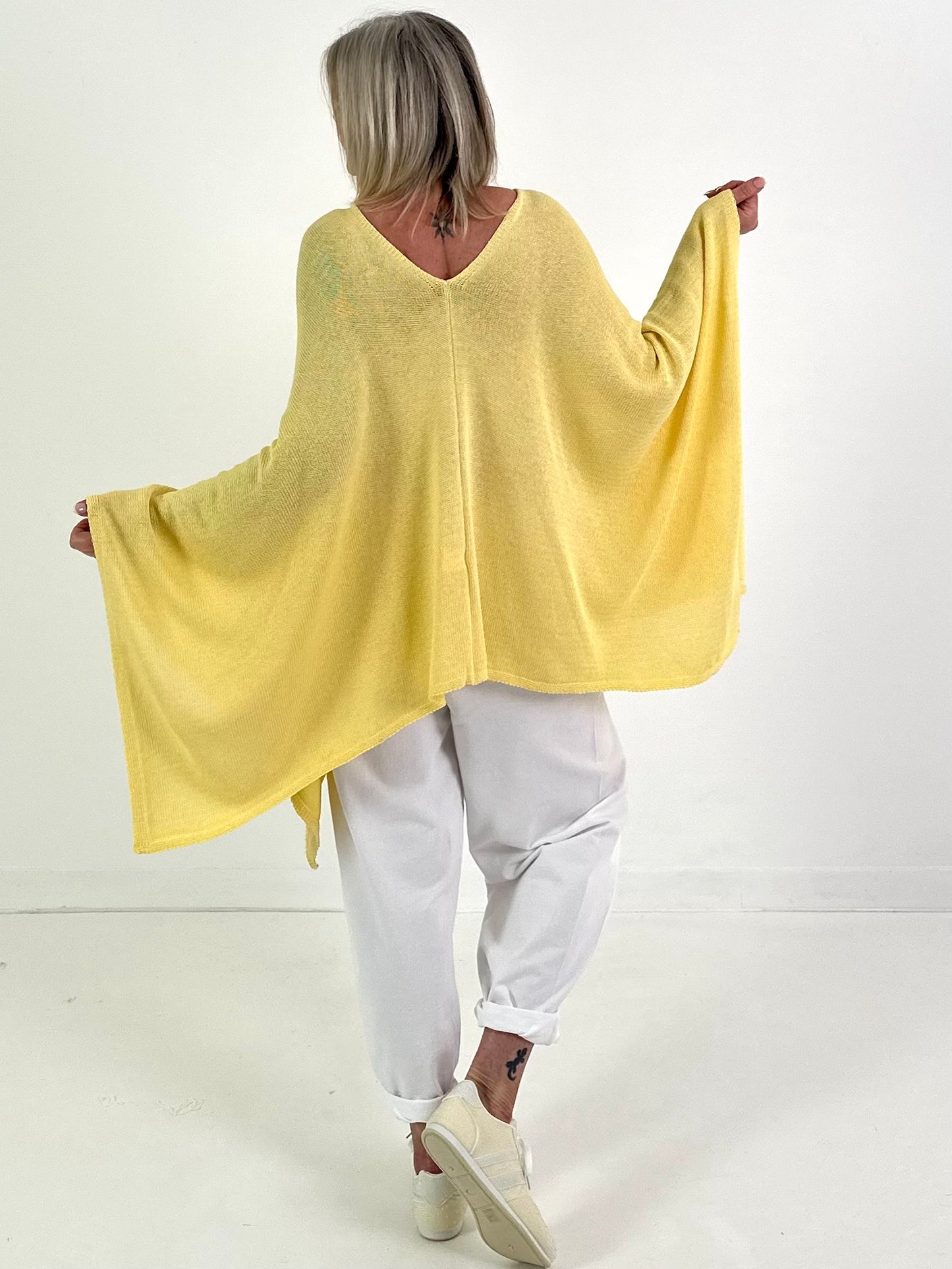 Oversized Sommerstrick Poncho - gelb