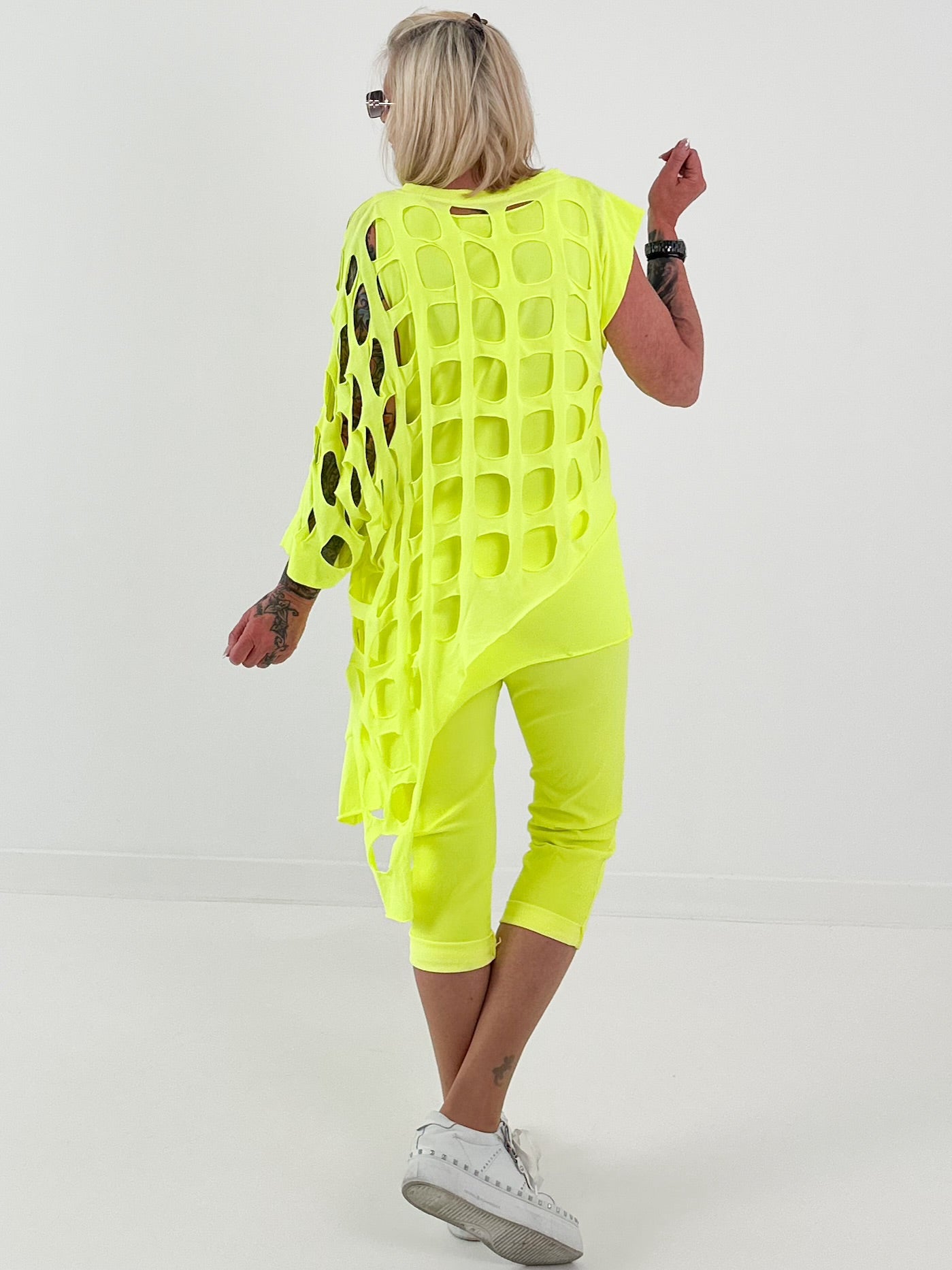 Shirt mit All-Over Cut-Outs und Ösen - neongelb