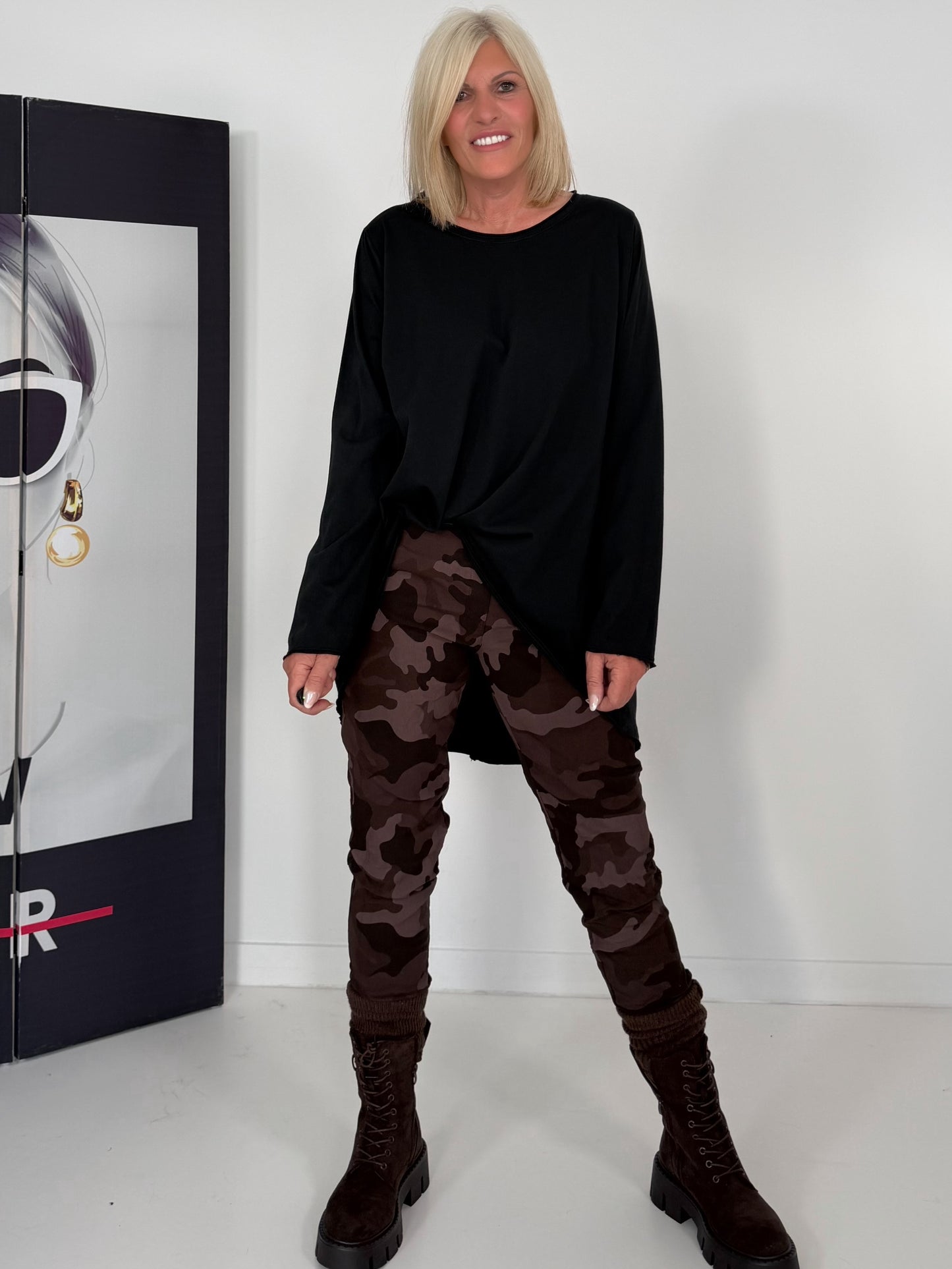 Basic Shirt mit Rundhalsausschnitt - schwarz