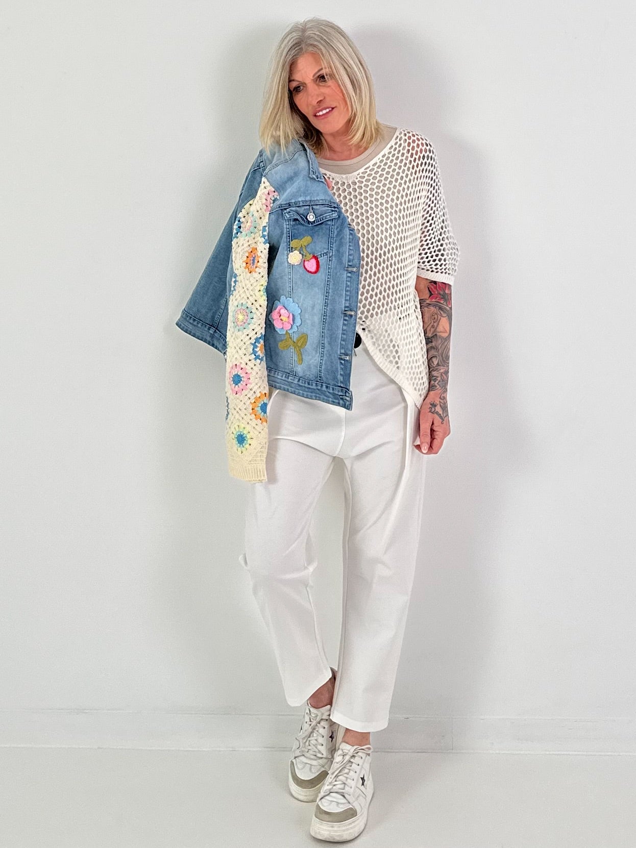 Trousers with wide pleats - white