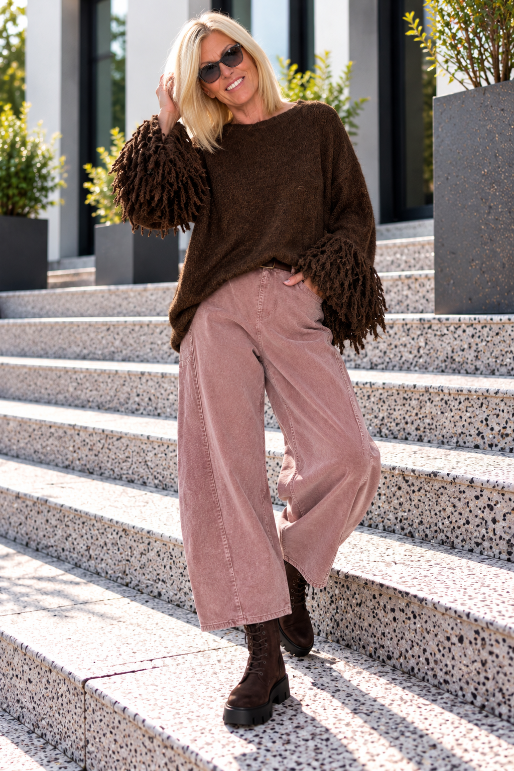 Pullover mit Trompetenärmeln im Fransen-Look - mokka