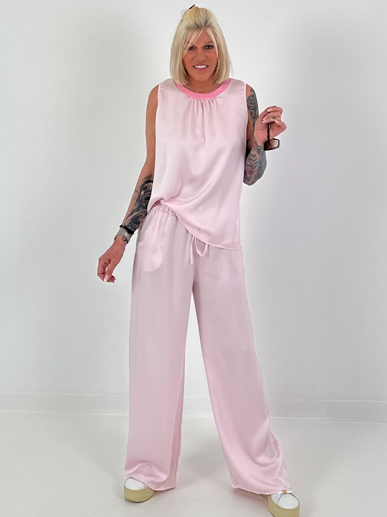 Two-piece set in a satin look - pink