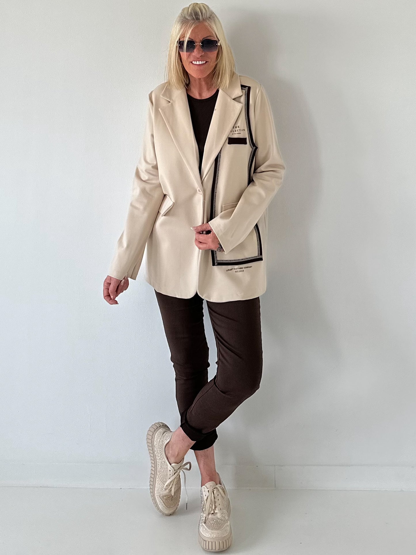 Blazer with statement patch - beige