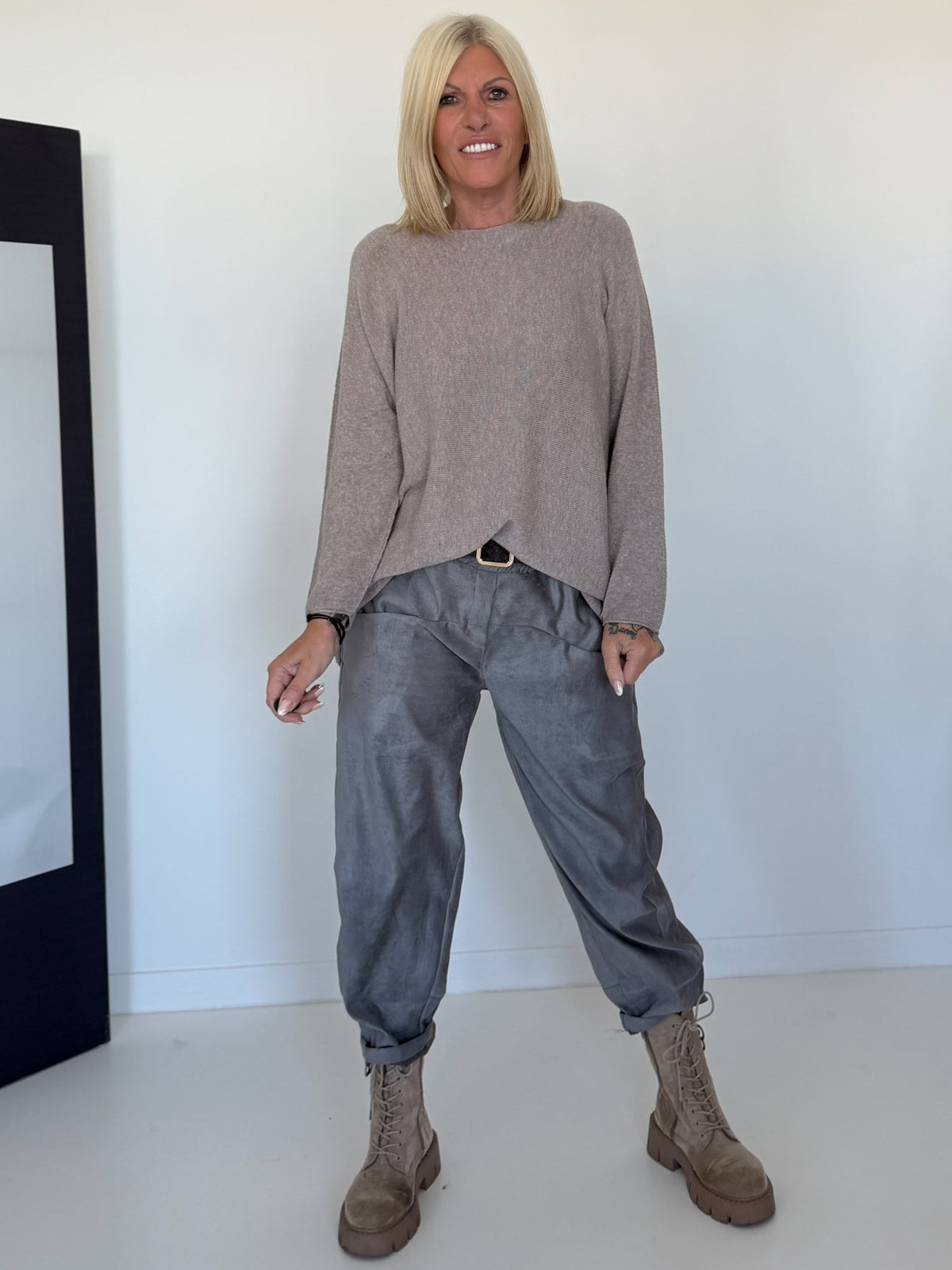 Basic pullover met ronde hals - taupe