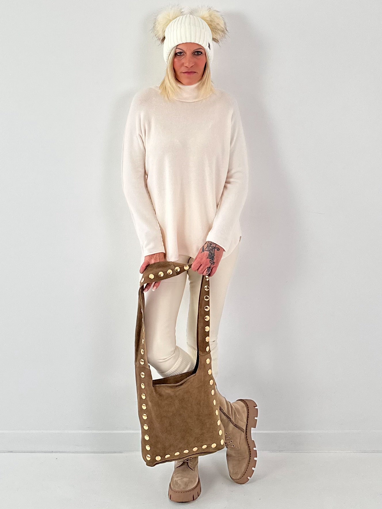 Suede bag model "Nomad" - taupe