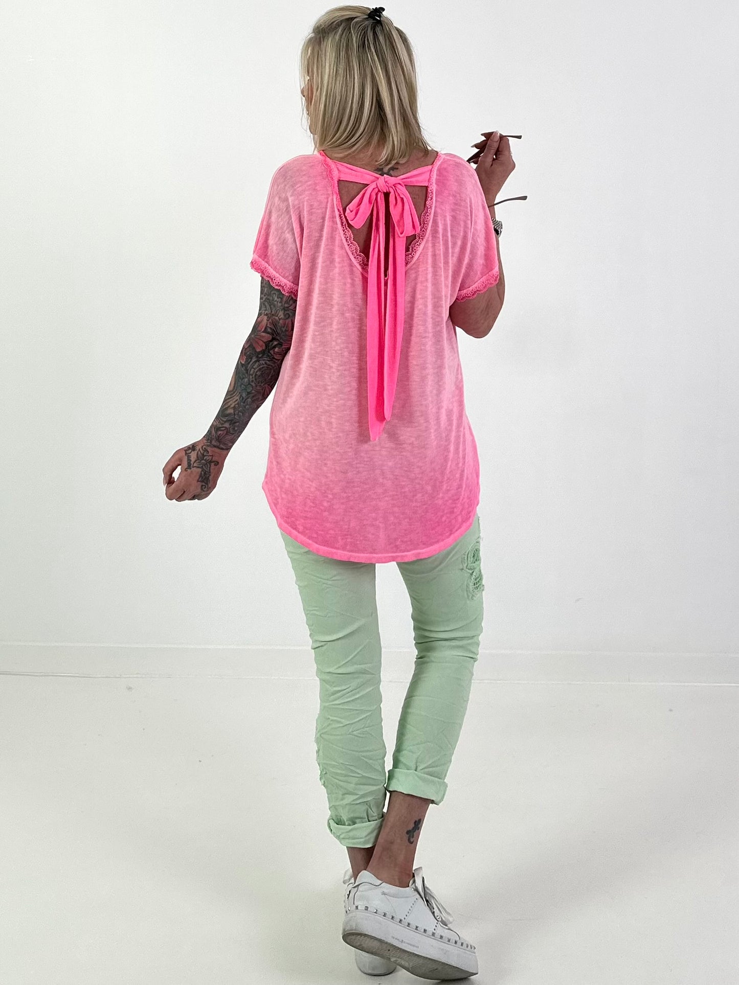 T-shirt with back tie - neon pink