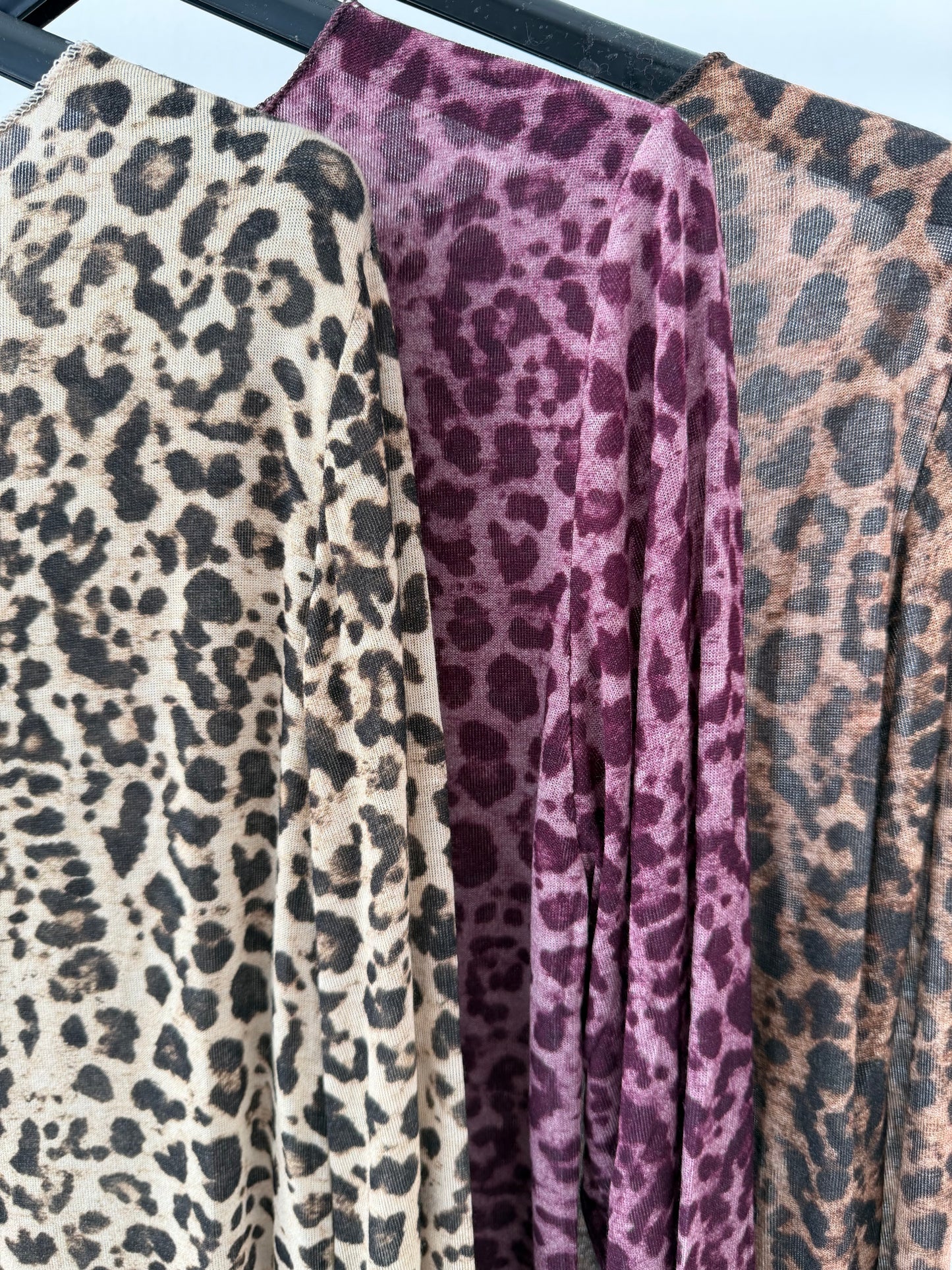 Cashmere Shirt mit kleinem Leo-Print - 3 Farben