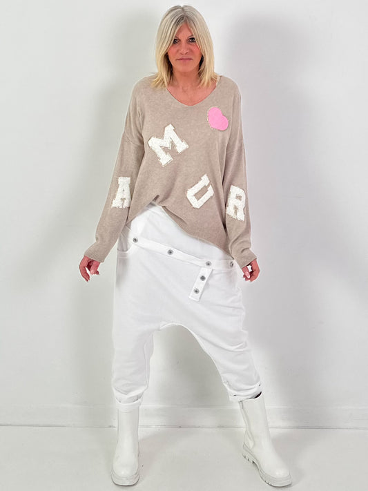 Strickpullover Model "Amour Dreams" - beige ( lieferbar ab ca. 09.12.25)