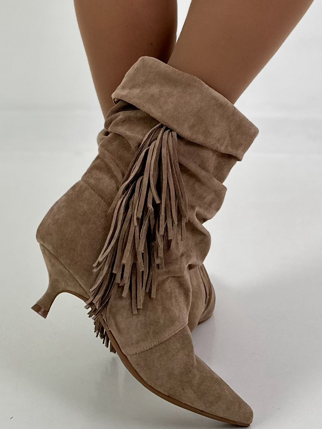 Ankle boots with fringe - beige